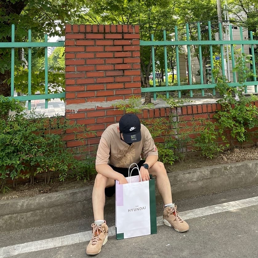 Jordan 6 x Travis Scott Retro SP British Khaki, Jordan x Travis Scott S/S Top - Asia 착용 스타일 - 2