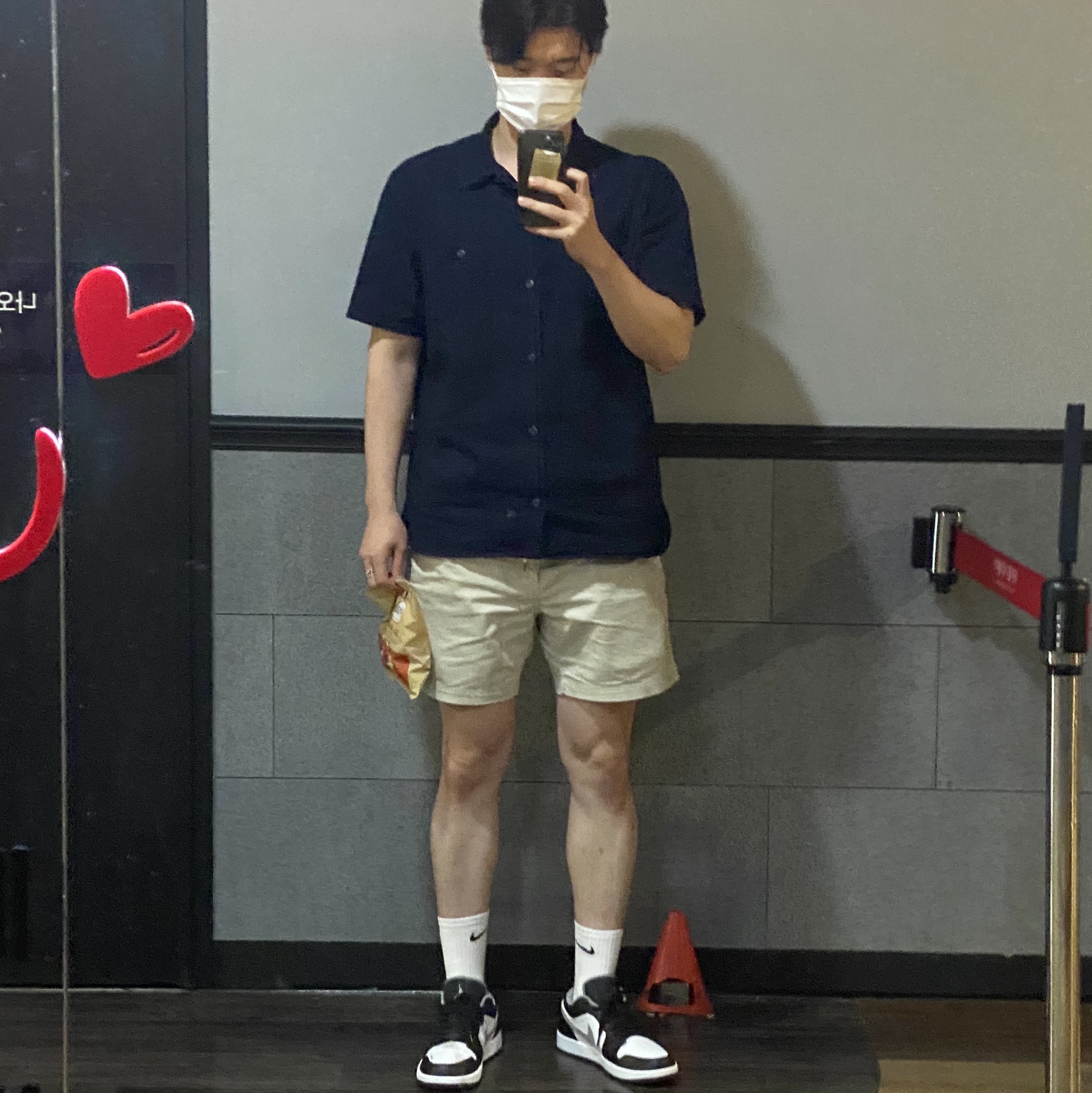 Jordan 1 Low Black Particle Grey 착용 스타일