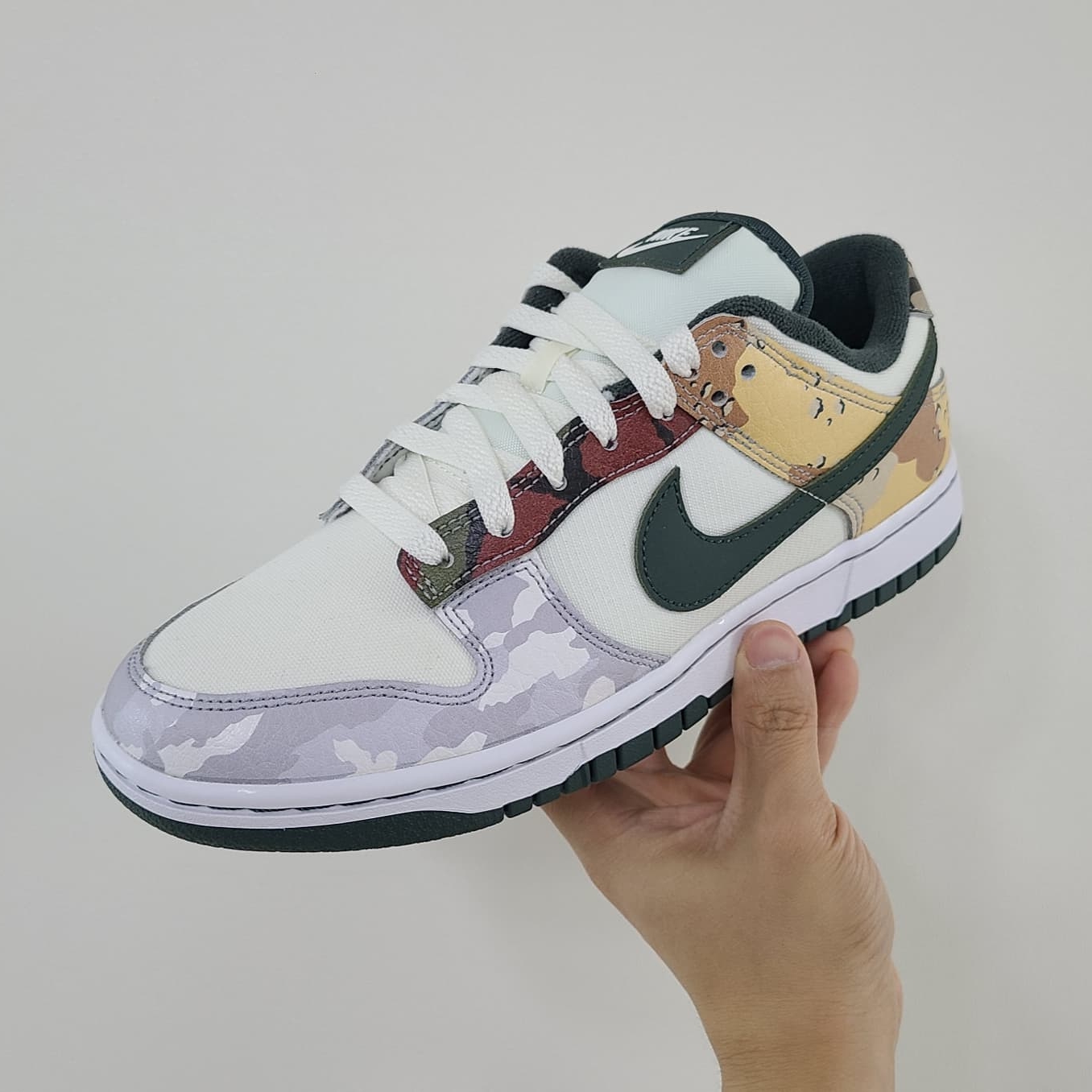 Nike Dunk Low SE Sail Multi Camo 착용 스타일 - 1