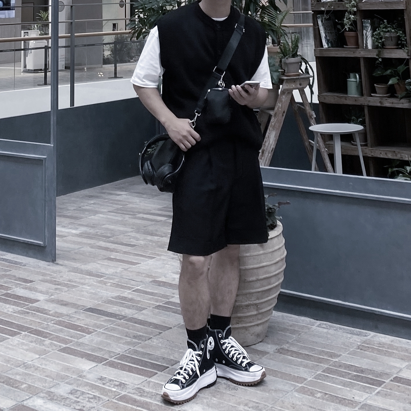 Converse Run Star Hike Hi Black White Gum 착용 스타일