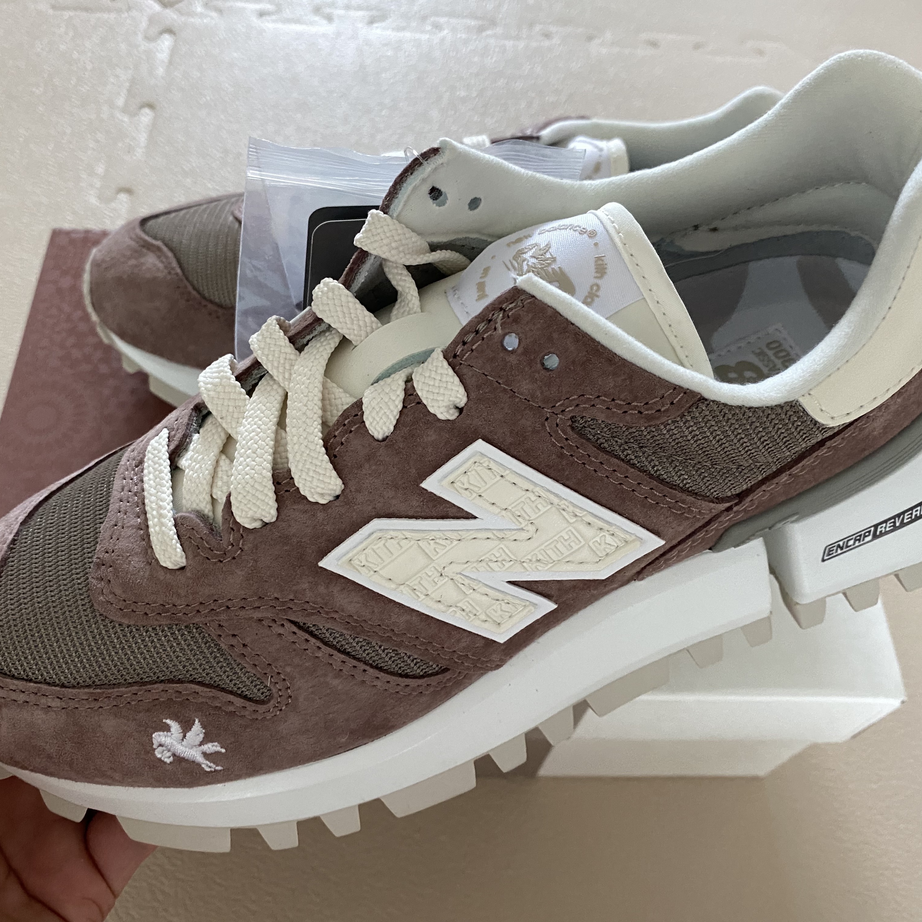 New Balance x Kith R_C 1300 10th Anniversary Antler 착용 스타일 - 1