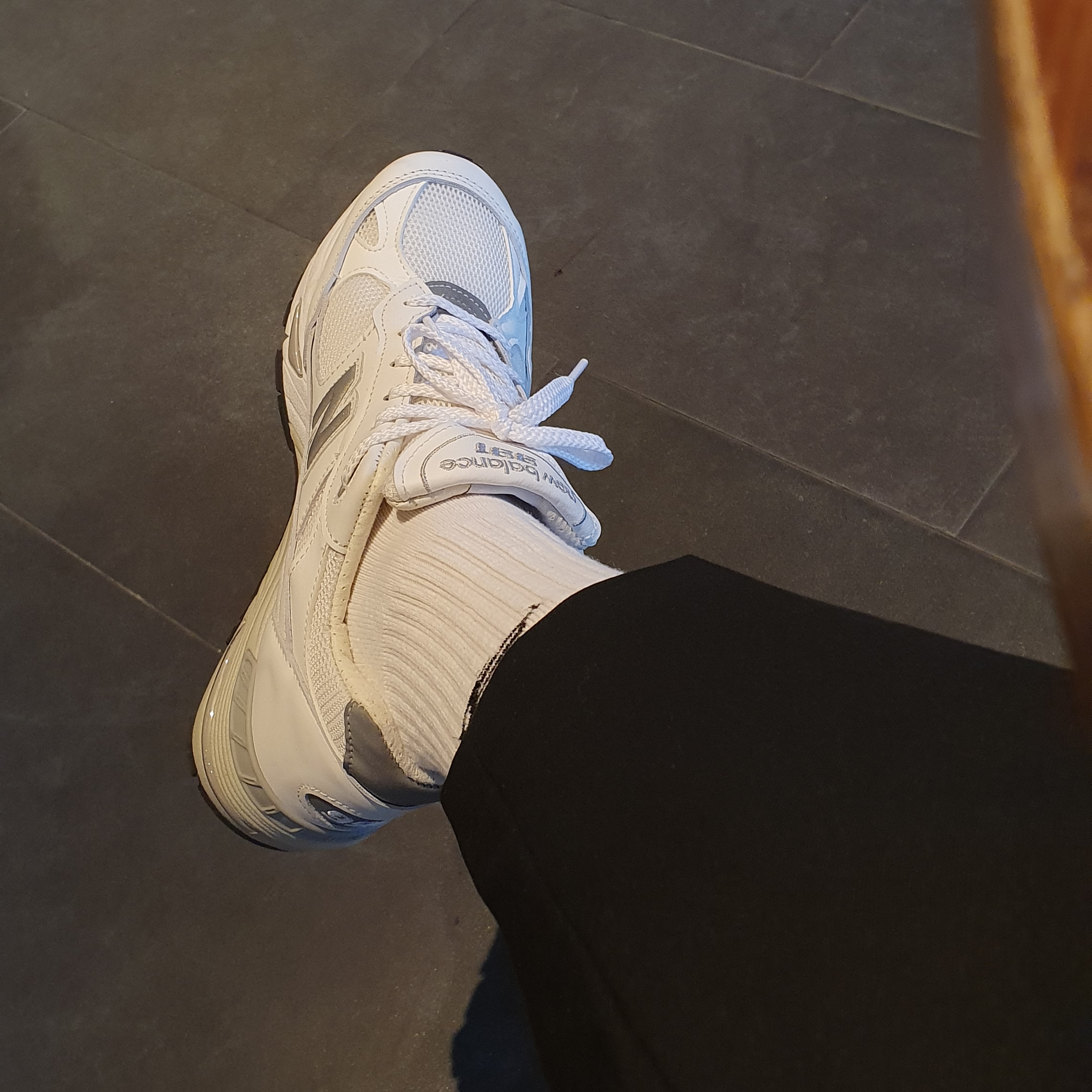 New Balance 991 Made in UK White Silver 착용 스타일 - 1