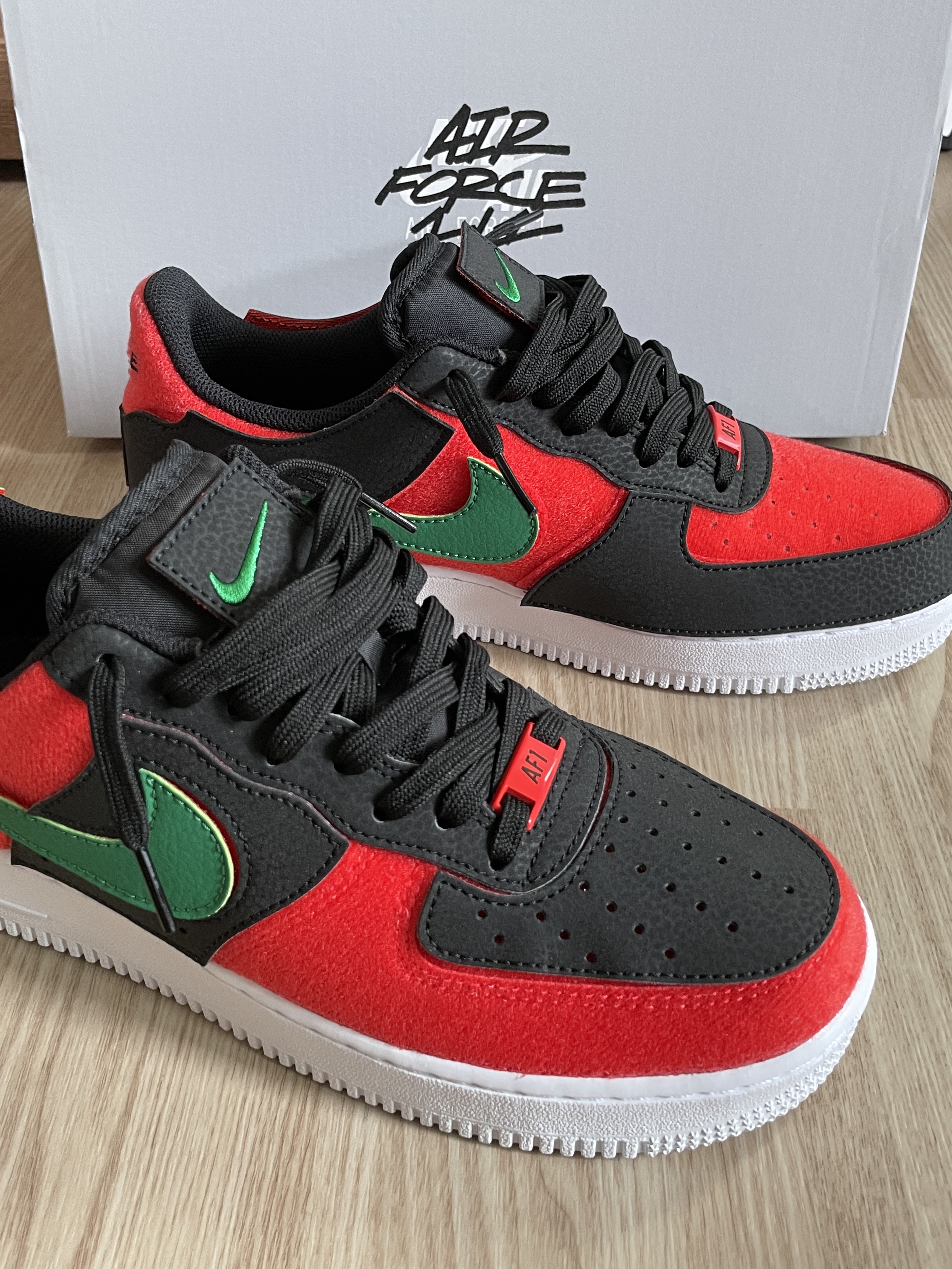 Nike Air Force 1/1 Custom Uptown 착용 스타일 - 2