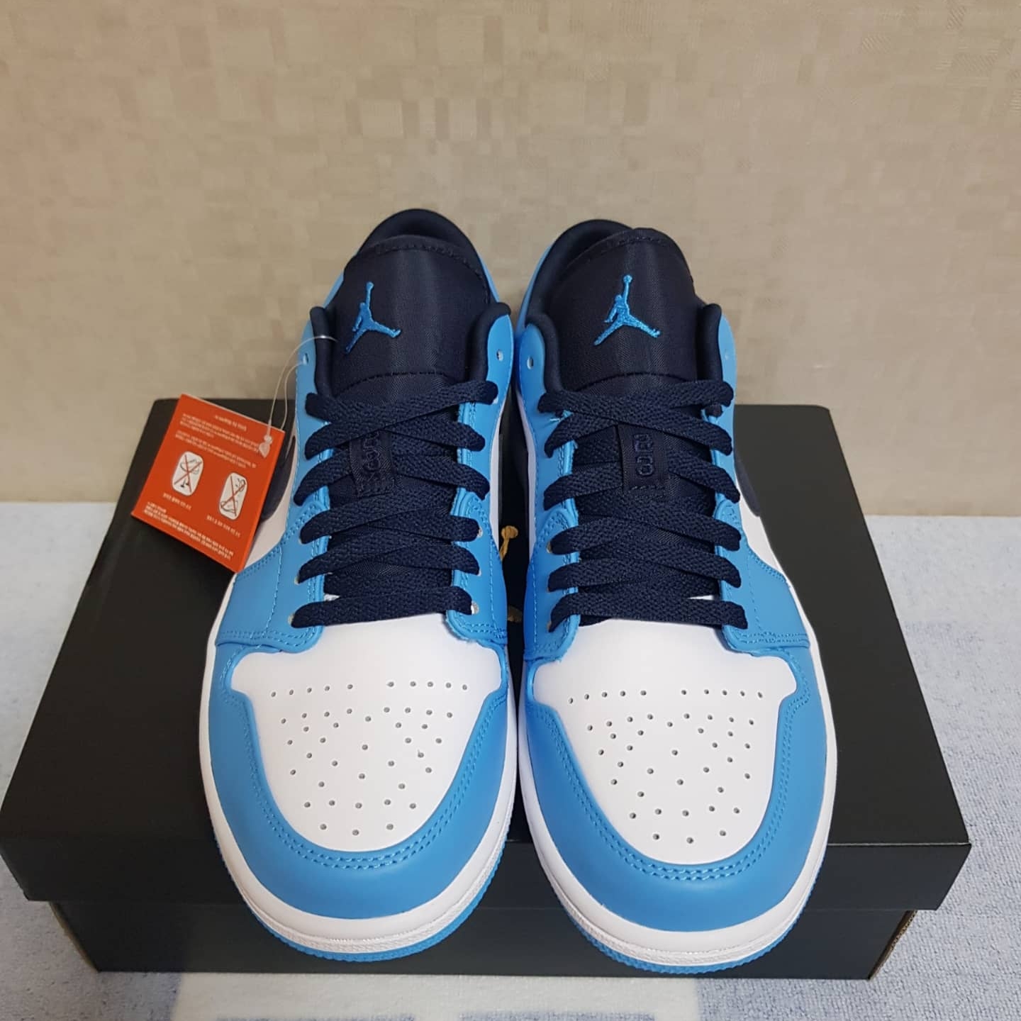 Jordan 1 Low Dark Powder Blue 착용 스타일 - 3