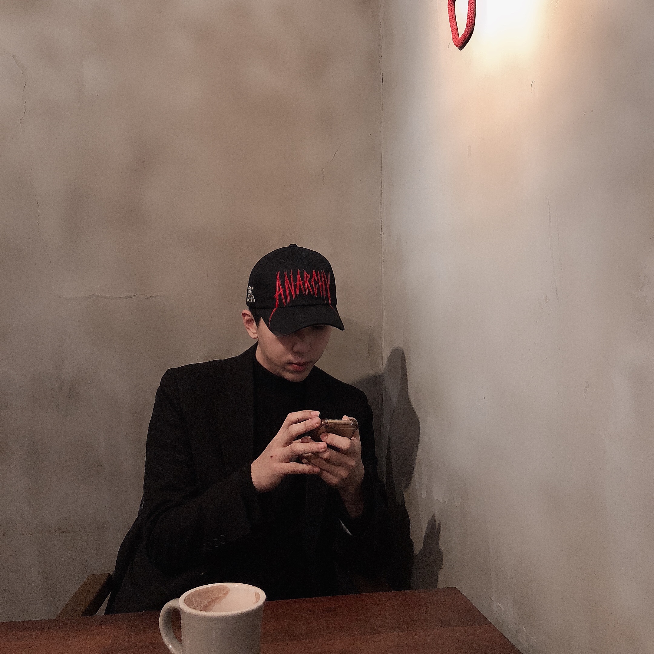Balenciaga Triple S Trainer Black Red 2018 착용 스타일 - 2