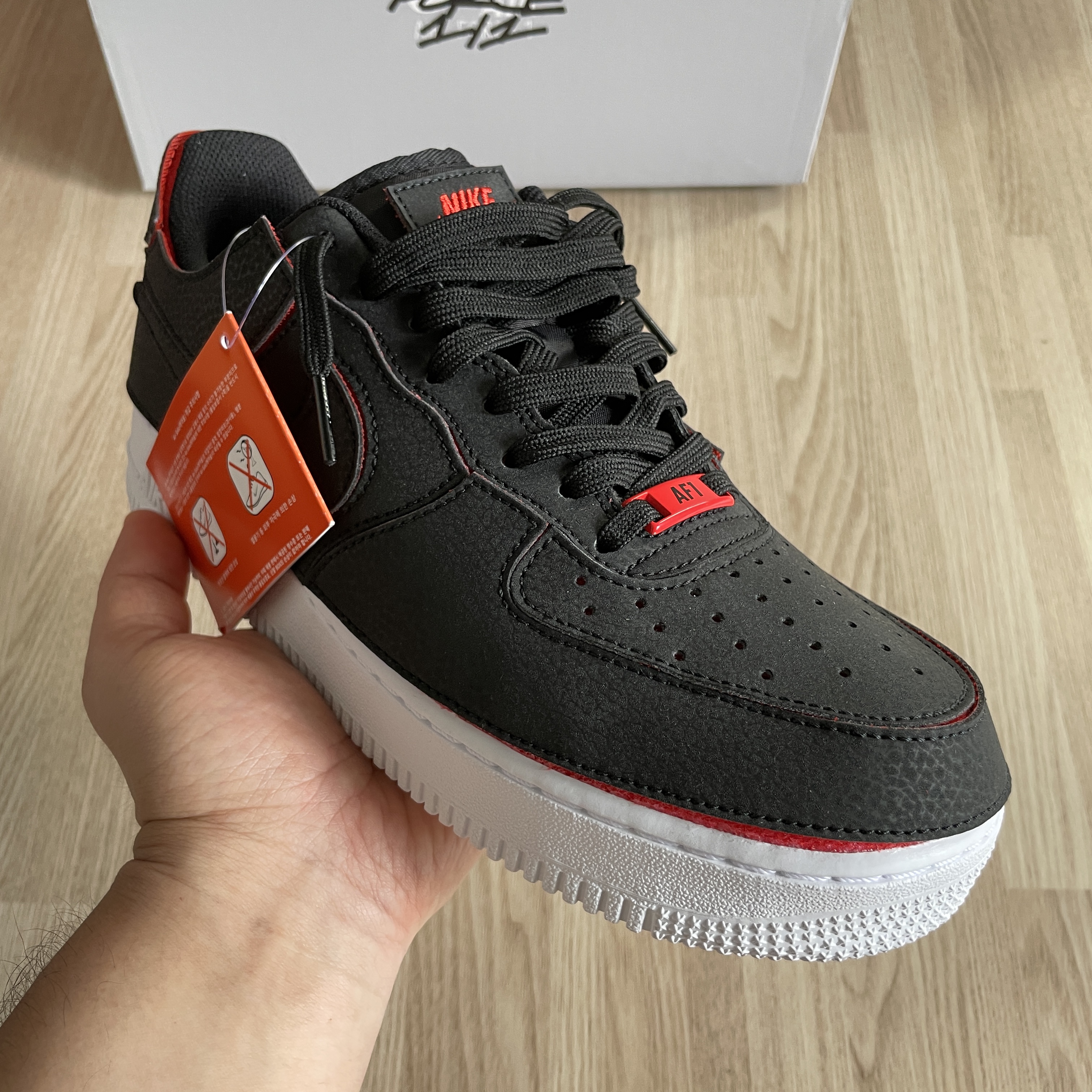 Nike Air Force 1/1 Custom Uptown 착용 스타일 - 5