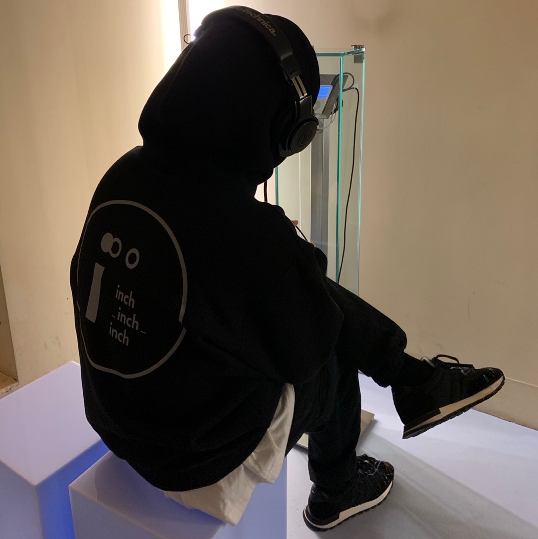 Maison Margiela Replica Paint Runners Black 착용 스타일