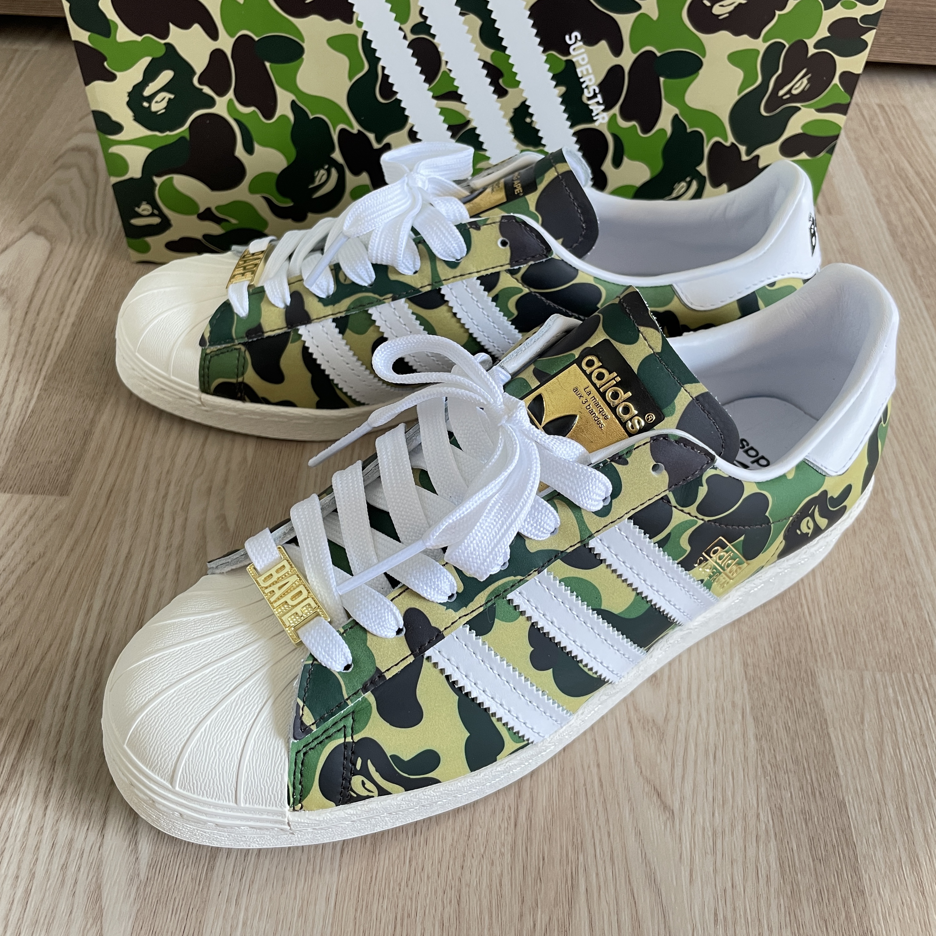 Adidas x BAPE Superstar 80s Green Camo 착용 스타일 - 3
