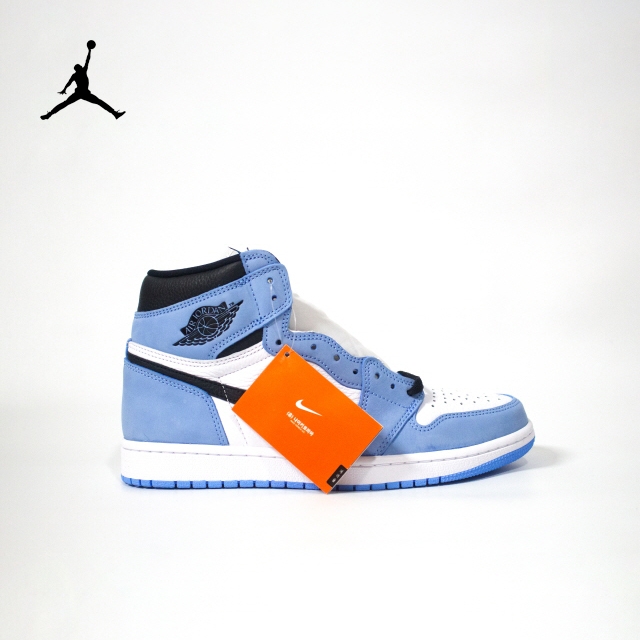 Jordan 1 Retro High OG University Blue 착용 스타일 - 1