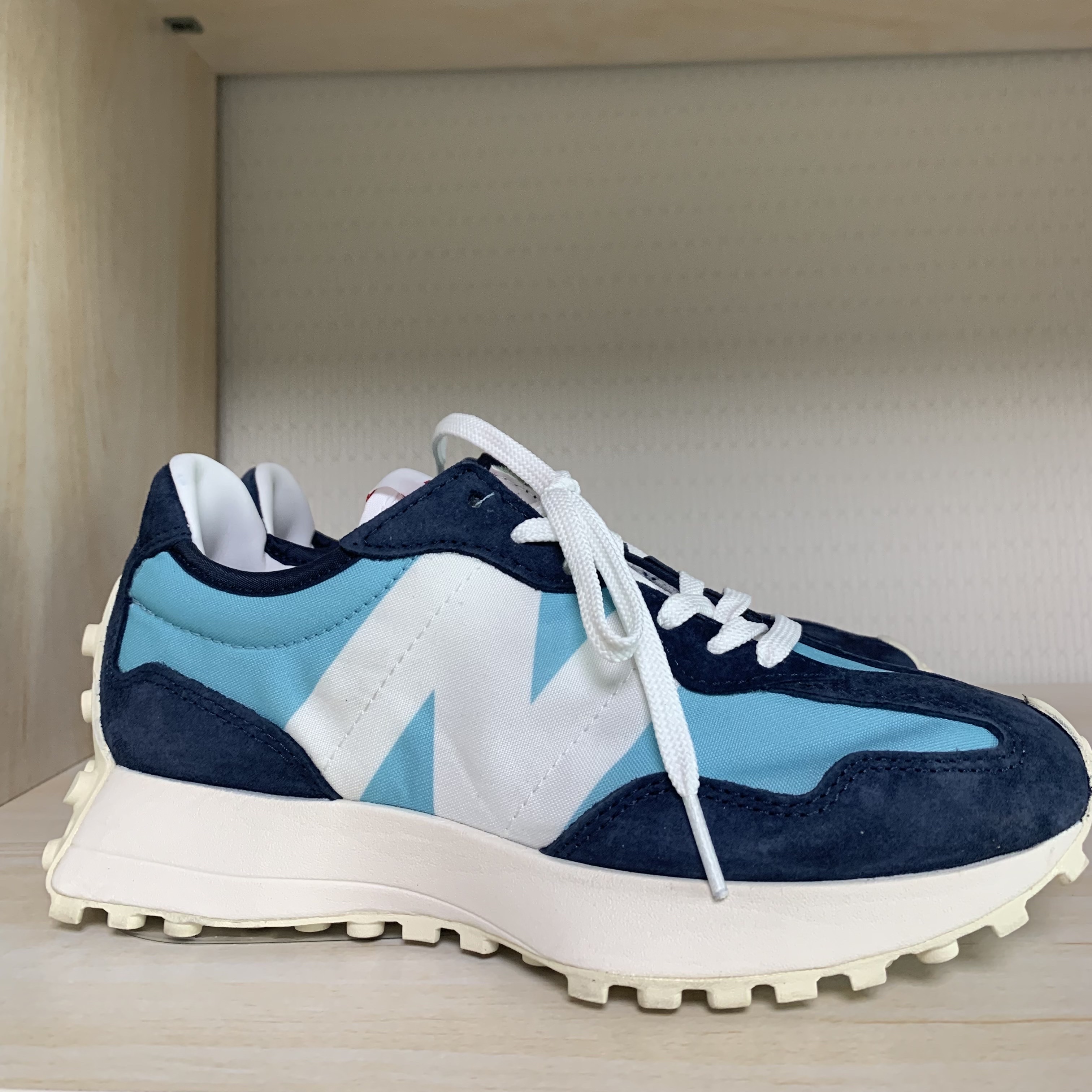 (W) New Balance 327 Wax Blue 착용 스타일 - 2