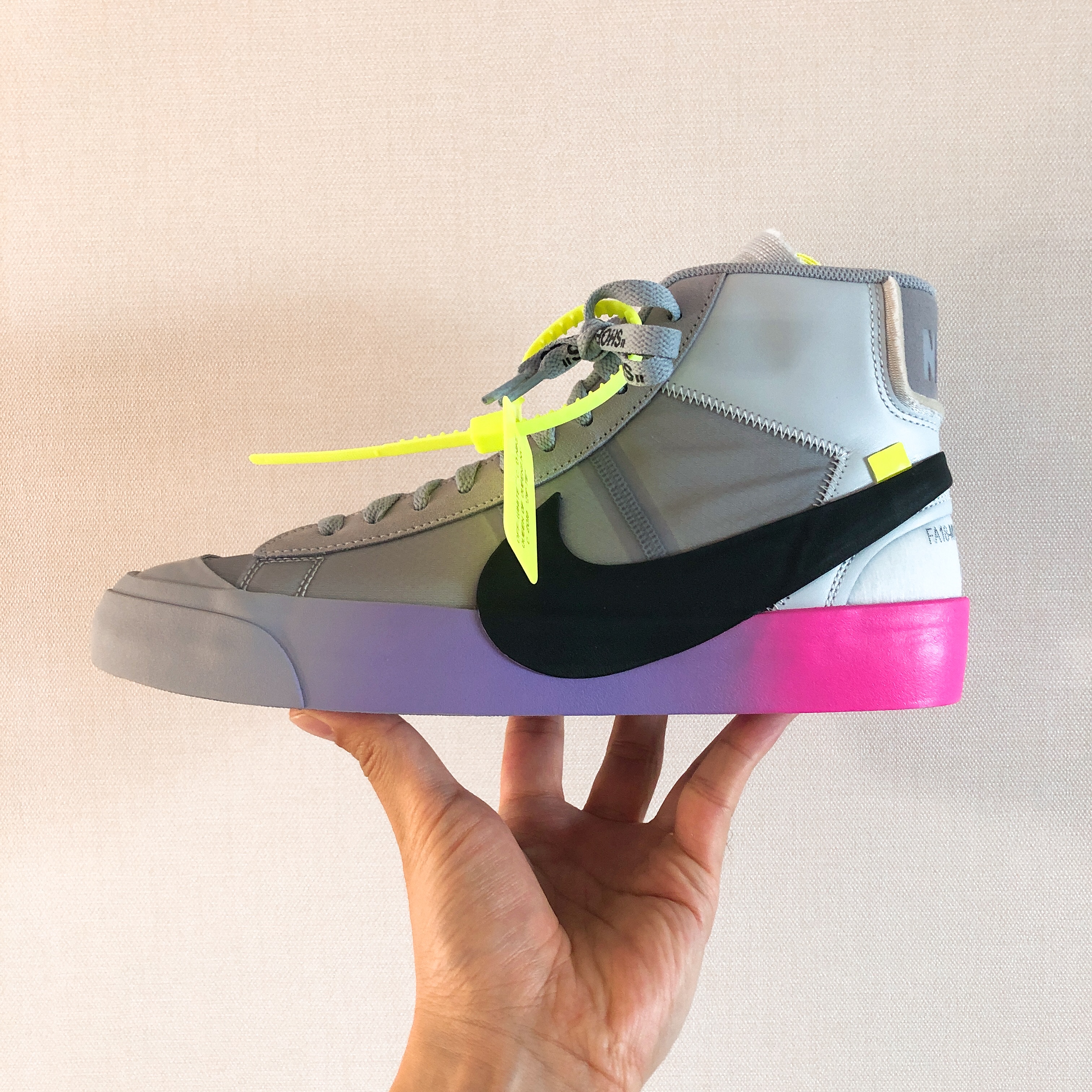Nike x Off-White Blazer Mid Grim Reaper Black, Nike x Off-White Blazer Mid Wolf Grey Serena Queen 착용 스타일 - 2