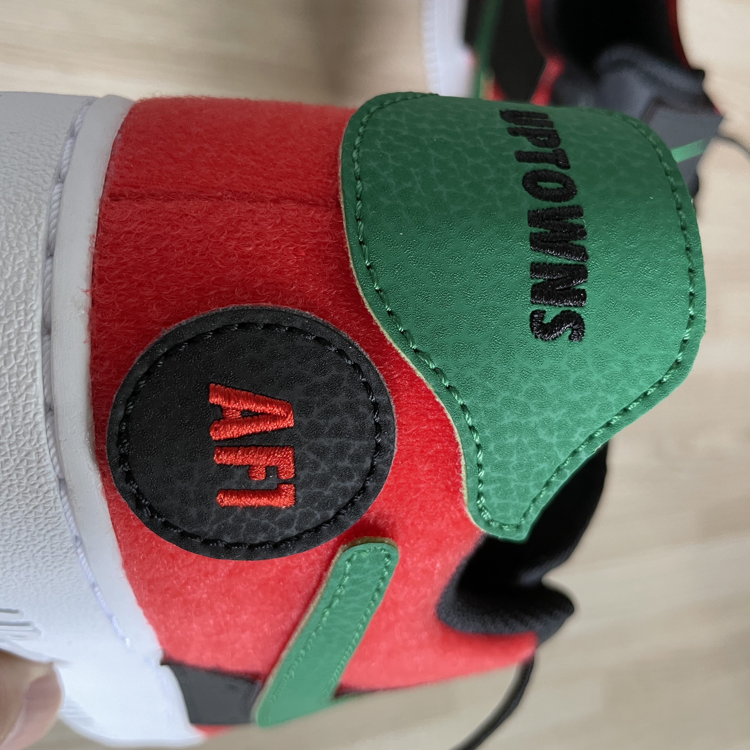 Nike Air Force 1/1 Custom Uptown 착용 스타일 - 2