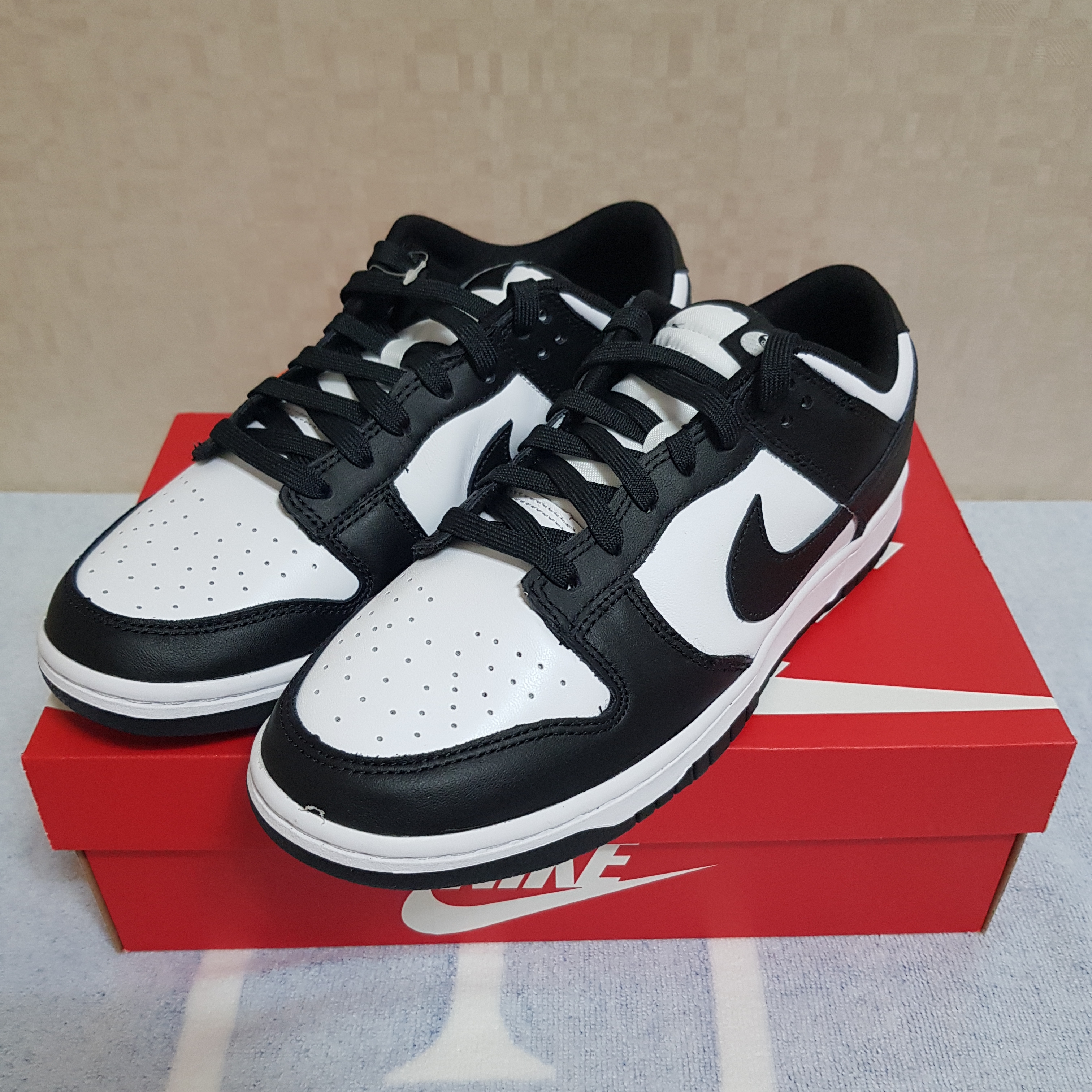 Nike Dunk Low Retro Black 착용 스타일 - 1