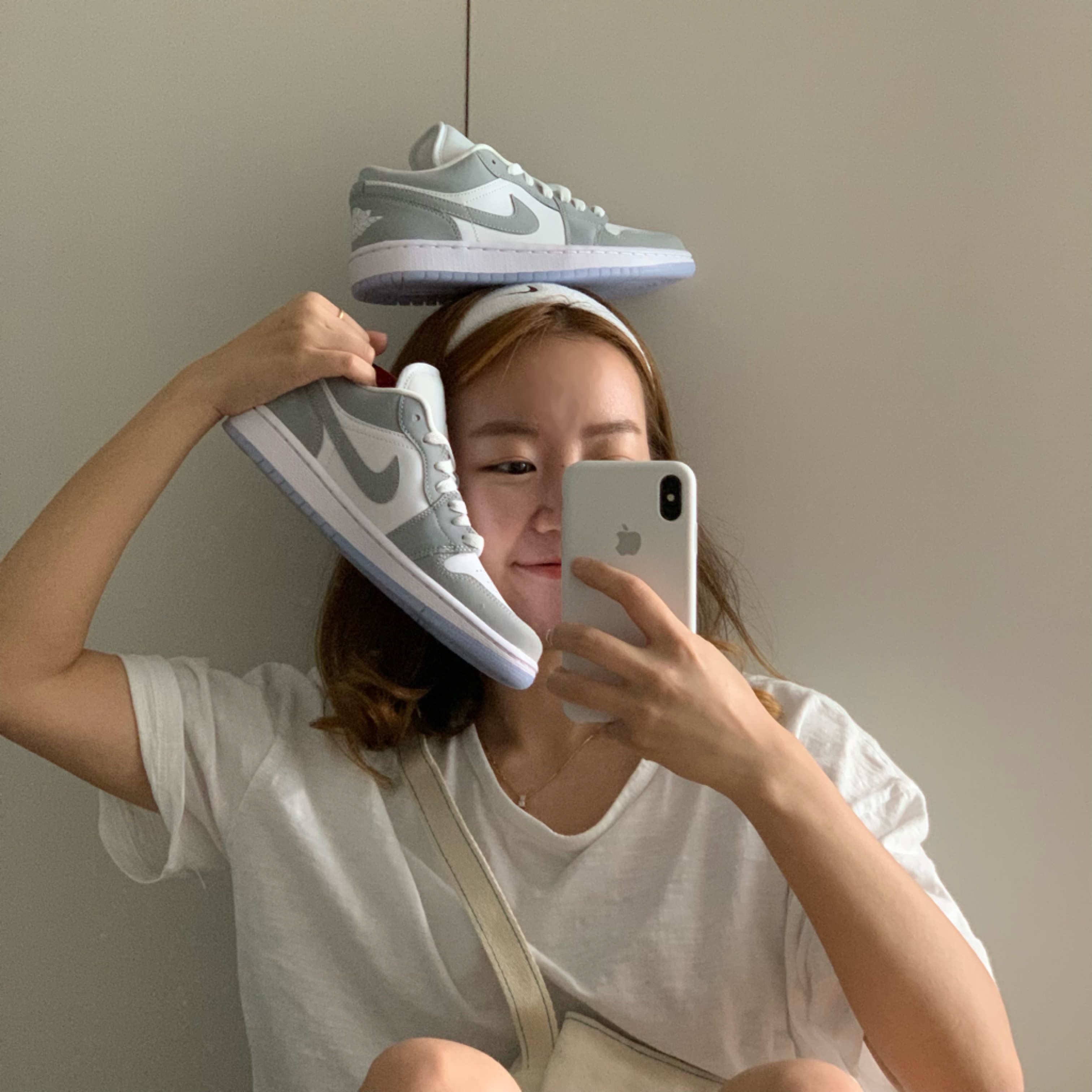 (W) Jordan 1 Low White Wolf Grey 착용 스타일 - 2