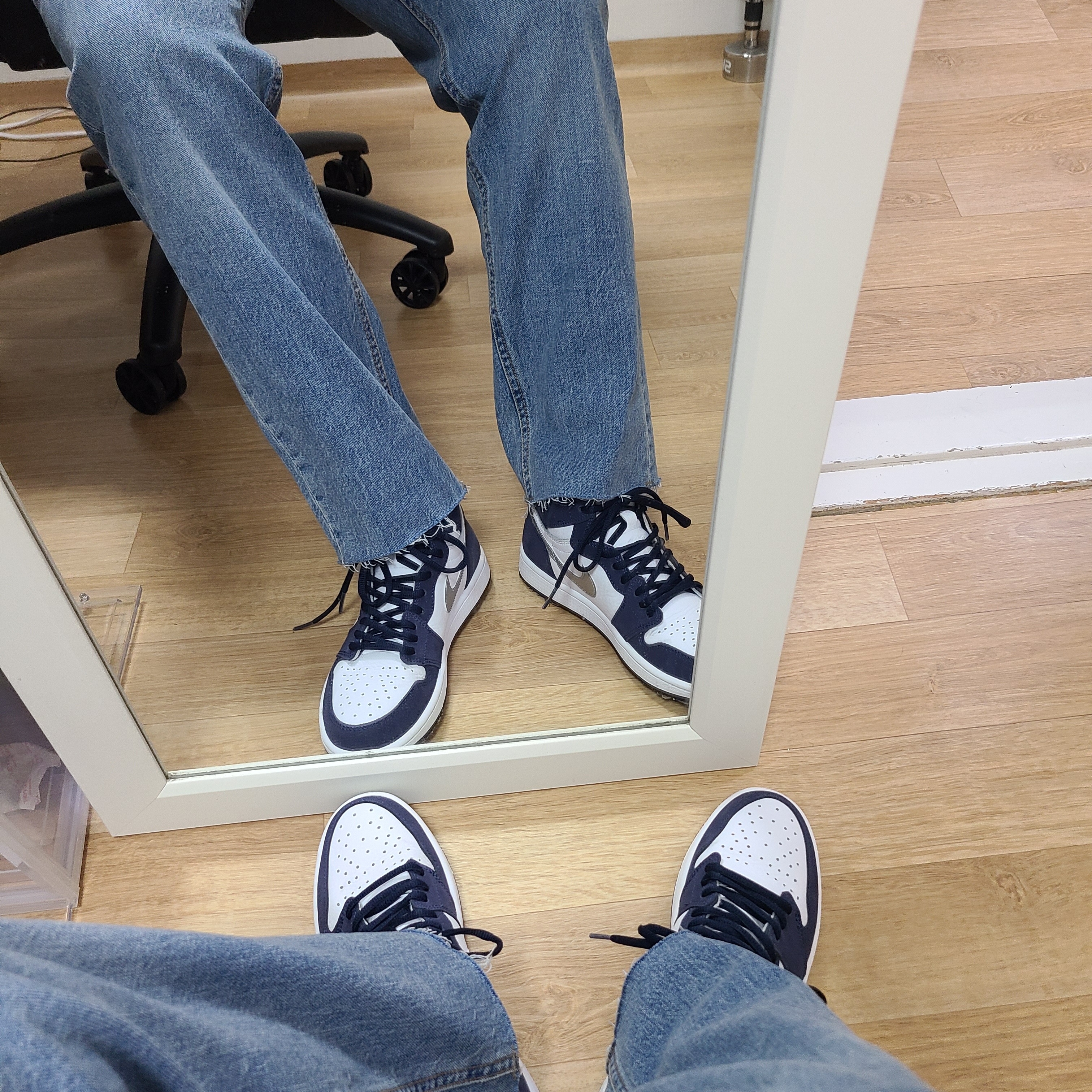 Jordan 1 Retro High OG CO.JP Midnight Navy 착용 스타일 - 2