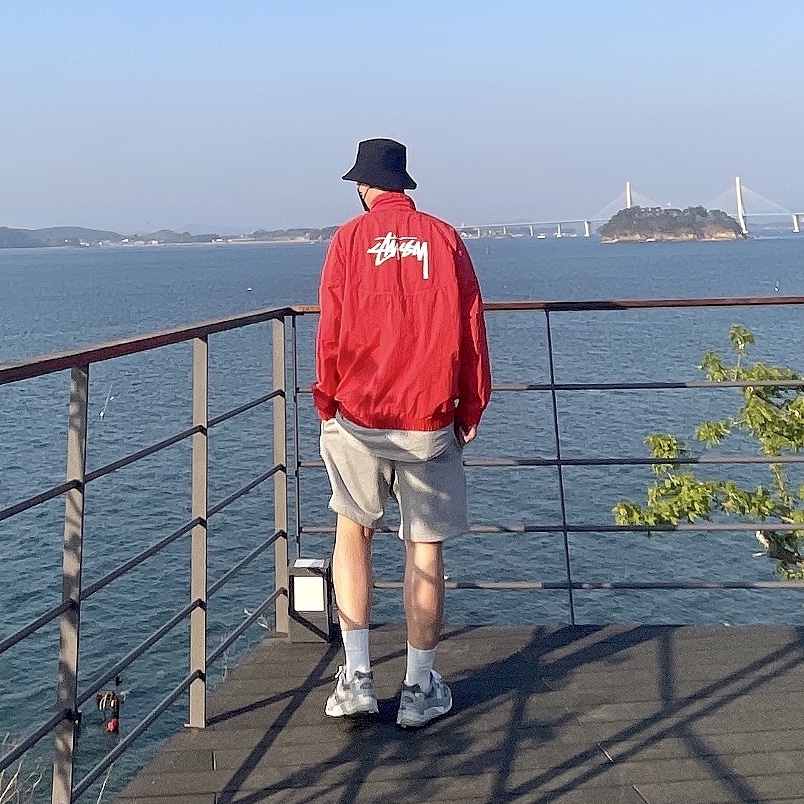New Balance 992 Made in USA Grey - D Standard, Nike x Stussy Windrunner Jacket Habanero Red 착용 스타일