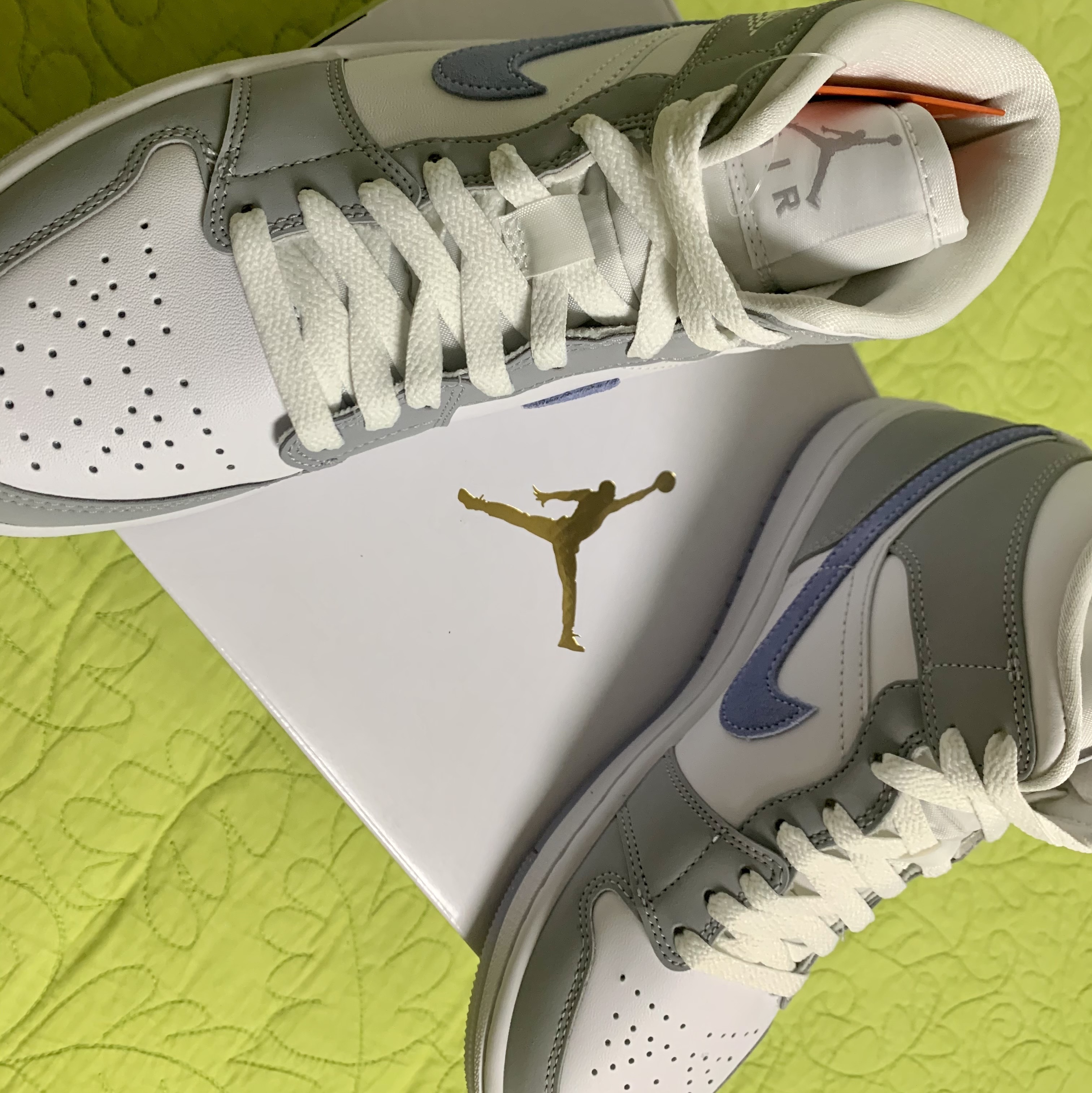 (W) Jordan 1 Mid Wolf Grey 착용 스타일 - 2