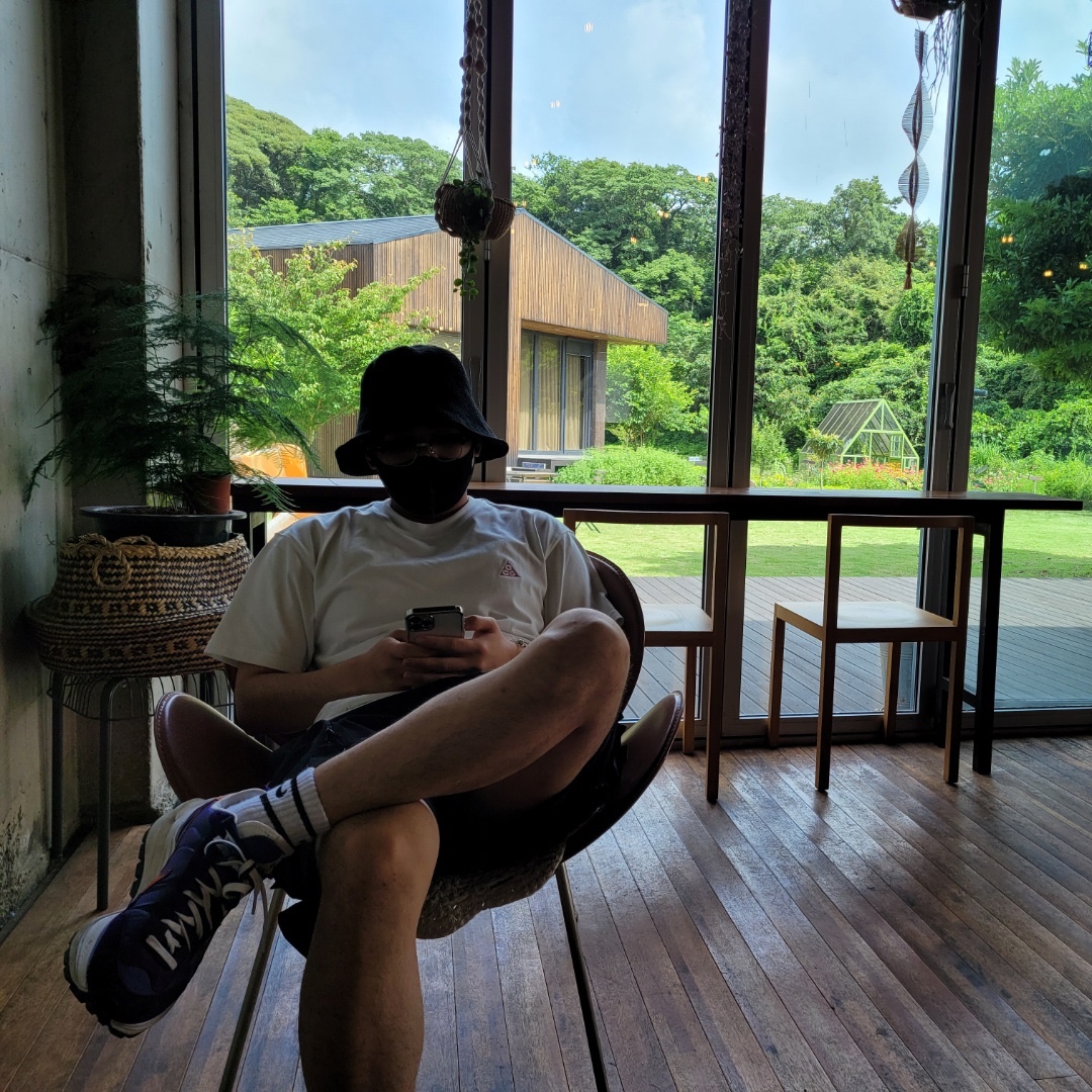 Nike NRG ACG Embroidered T-Shirt Hyper Royal - Asia, Nike ACG Cargo Shorts Black - Asia 착용 스타일 - 2