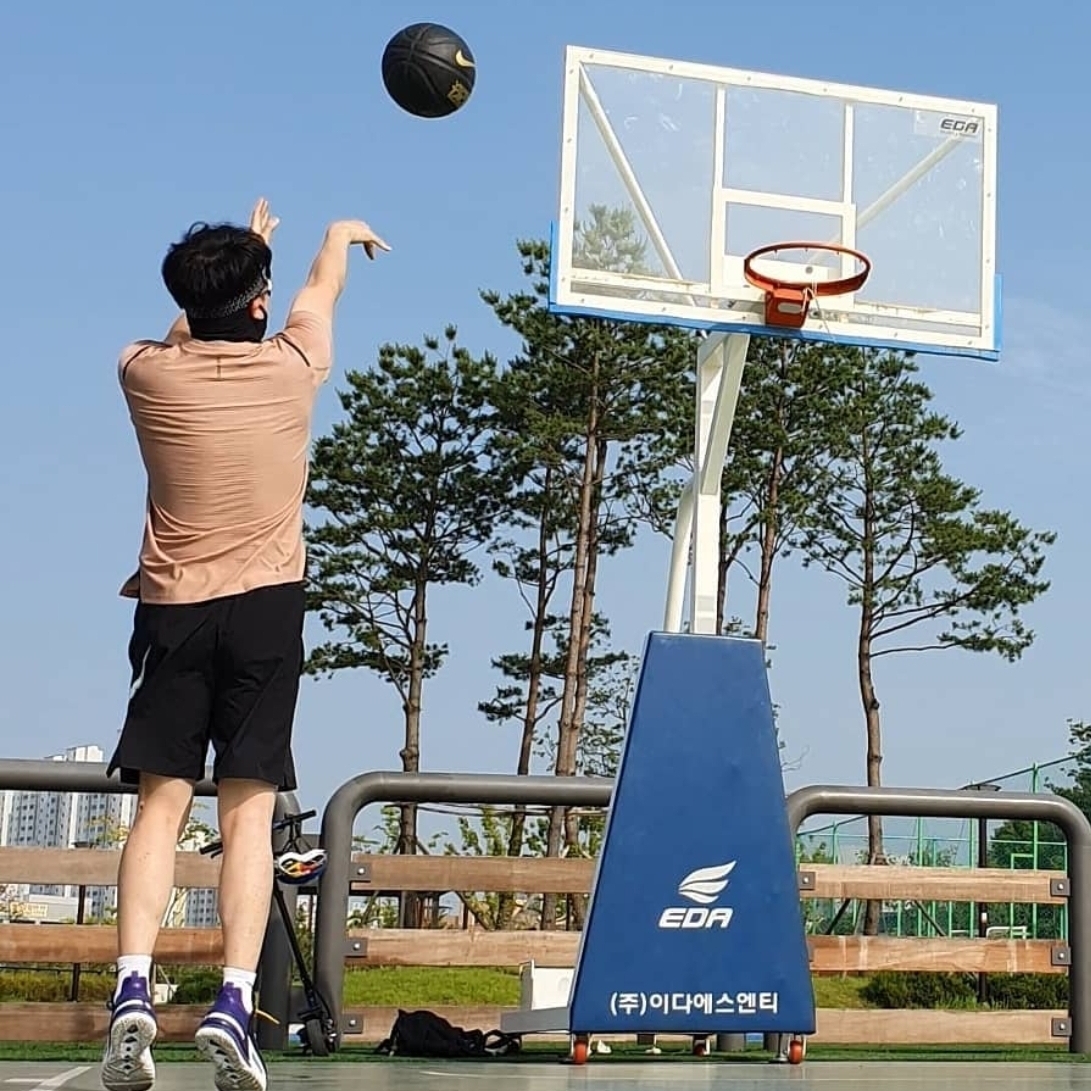Nike LeBron 18 Lakers 착용 스타일 - 1