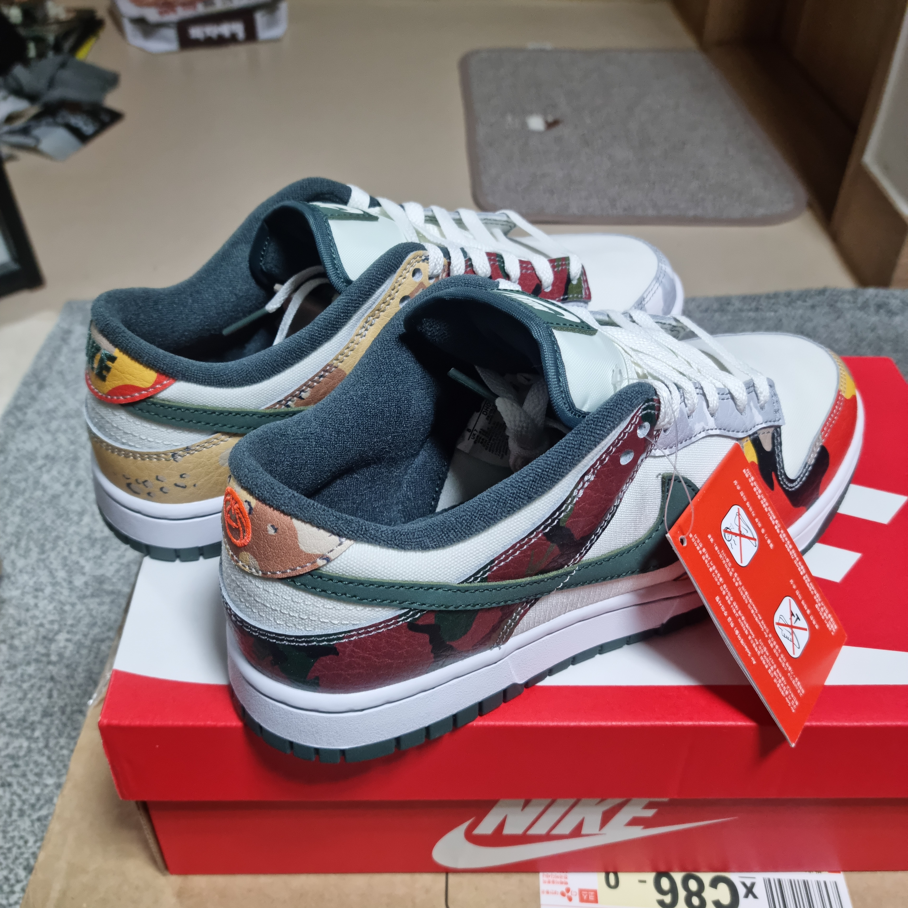 Nike Dunk Low SE Sail Multi Camo 착용 스타일 - 3