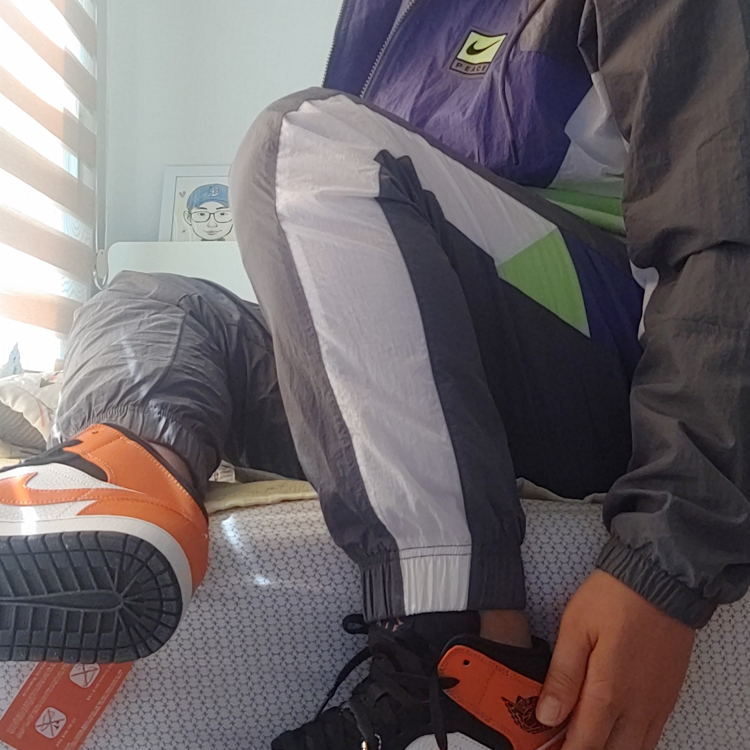 Jordan 1 Mid Shattered Backboard 착용 스타일