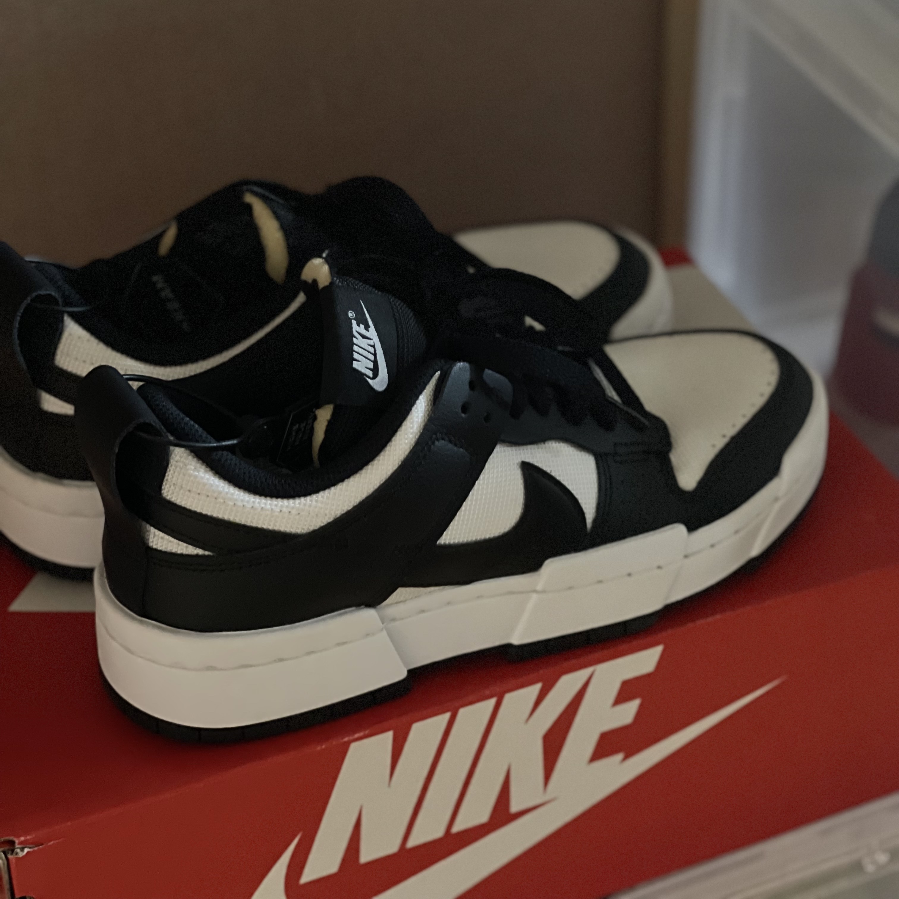 (W) Nike Dunk Low Disrupt Black White 착용 스타일 - 2