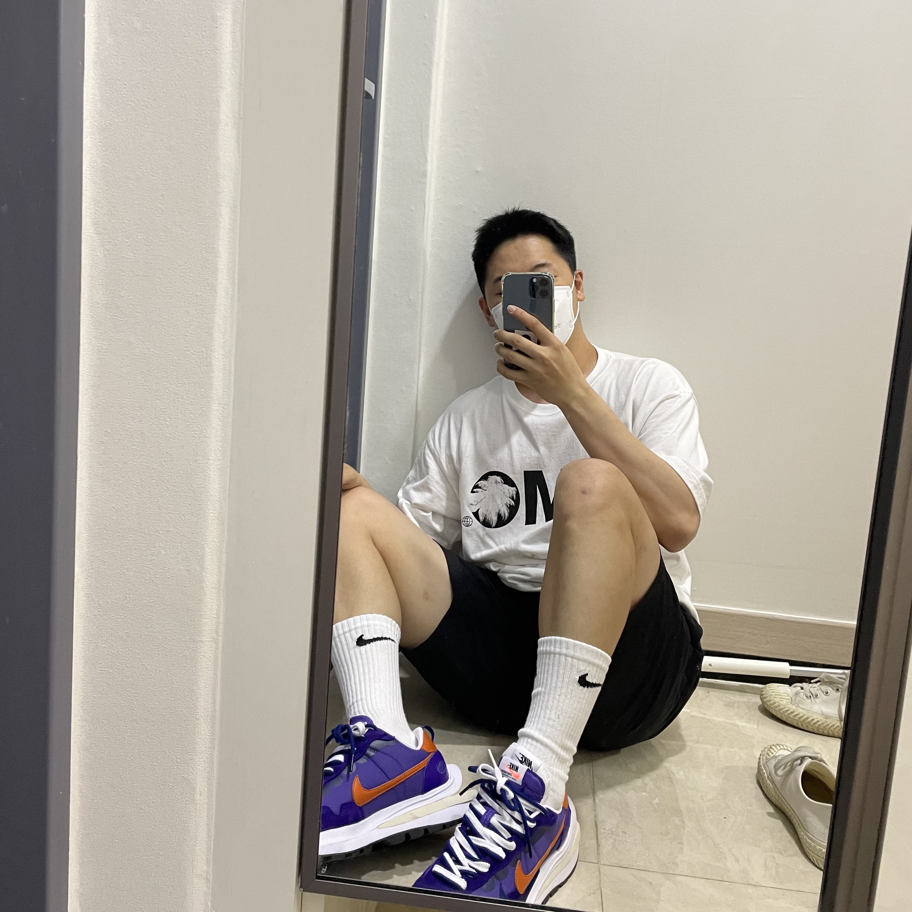 Nike x Sacai VaporWaffle Dark Iris 착용 스타일