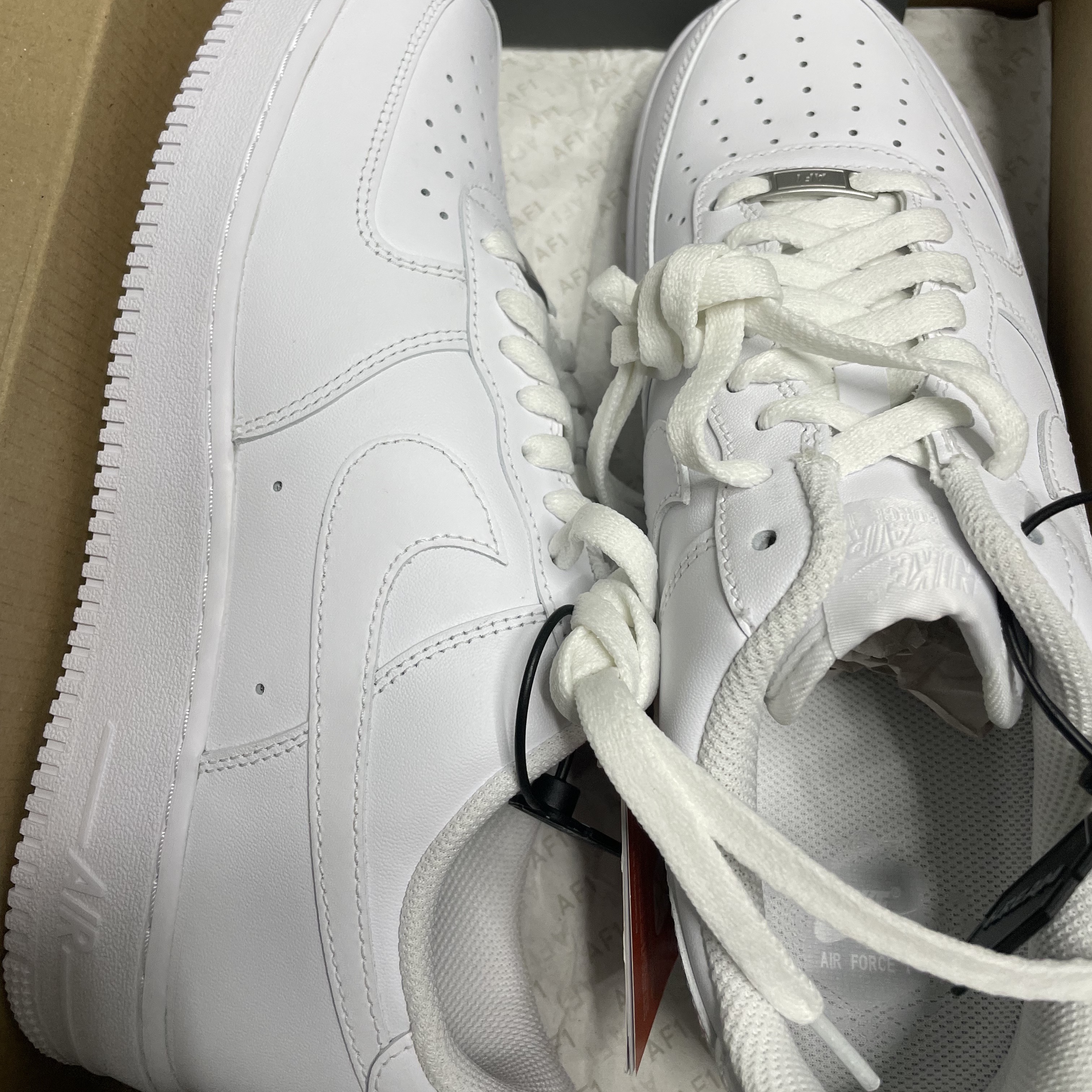 Nike Air Force 1 '07 Low White 착용 스타일 - 2