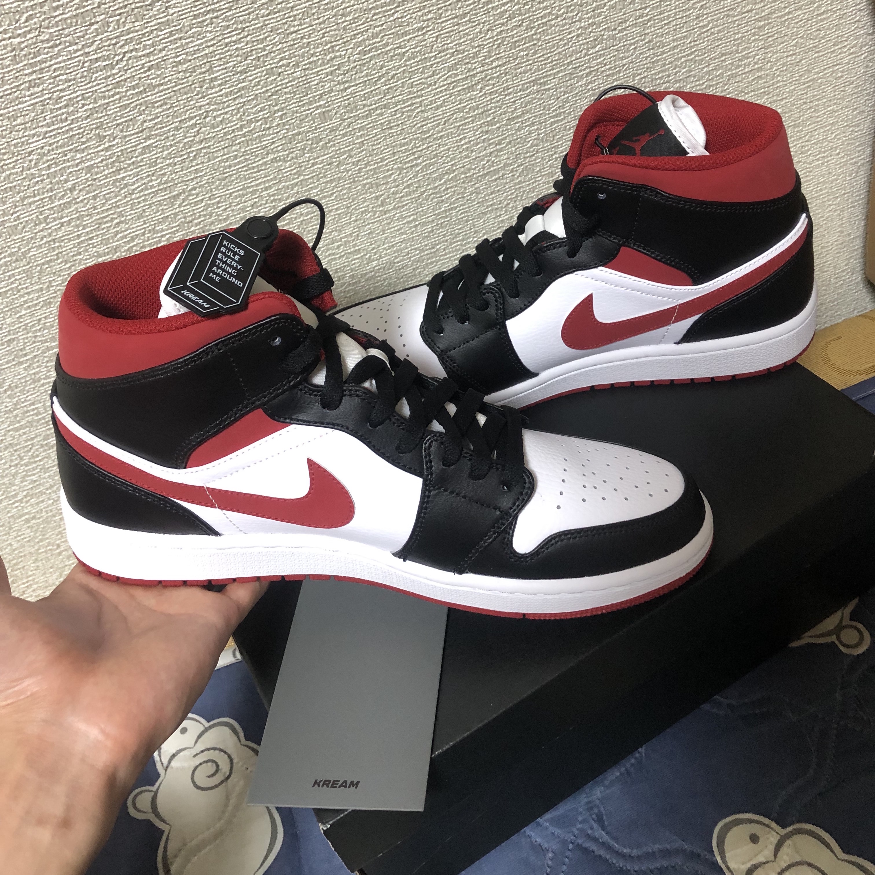 Jordan 1 Mid Gym Red Black White ์ฐฉ์ฉ ์คํ์ผ - 1