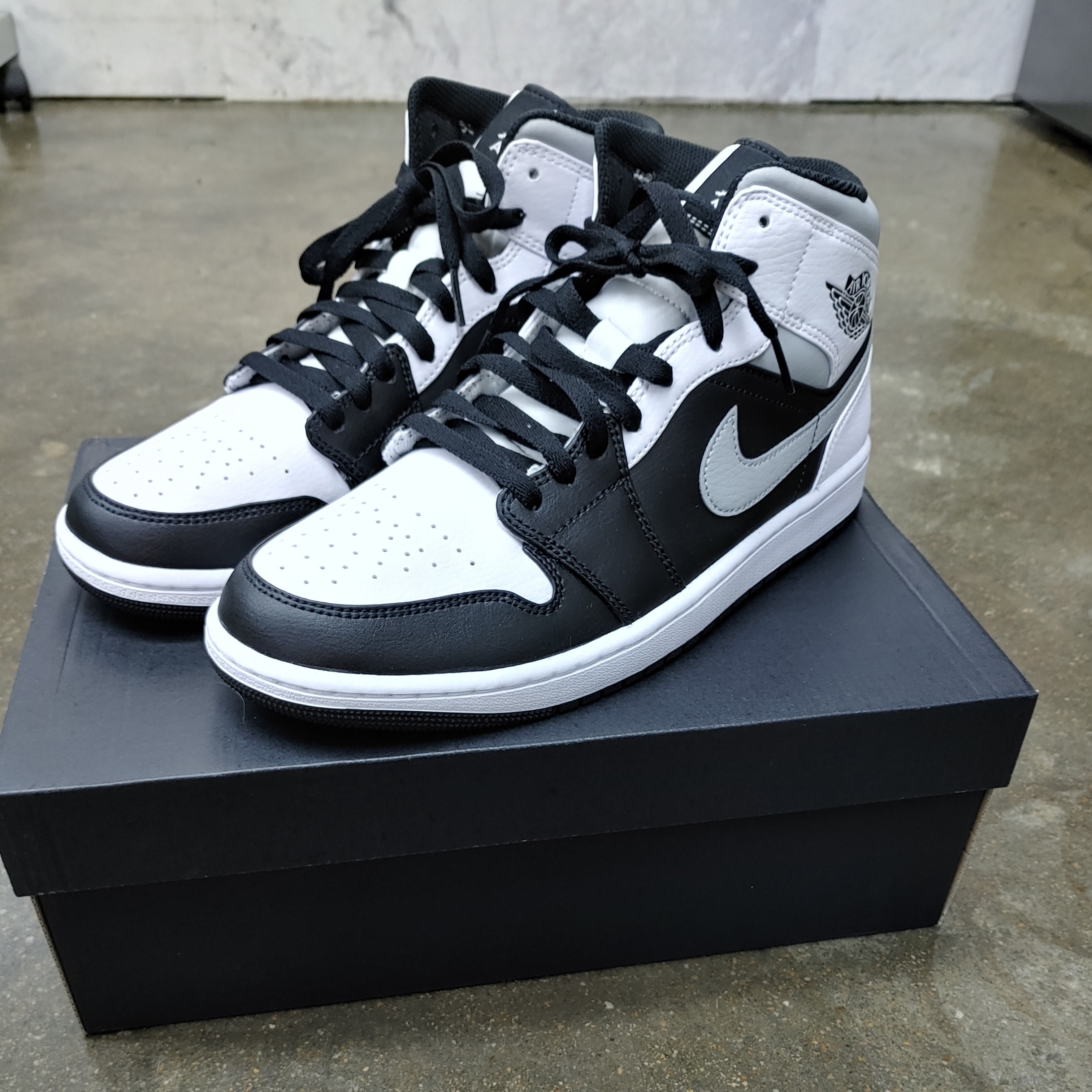 Jordan 1 Mid White Shadow 착용 스타일