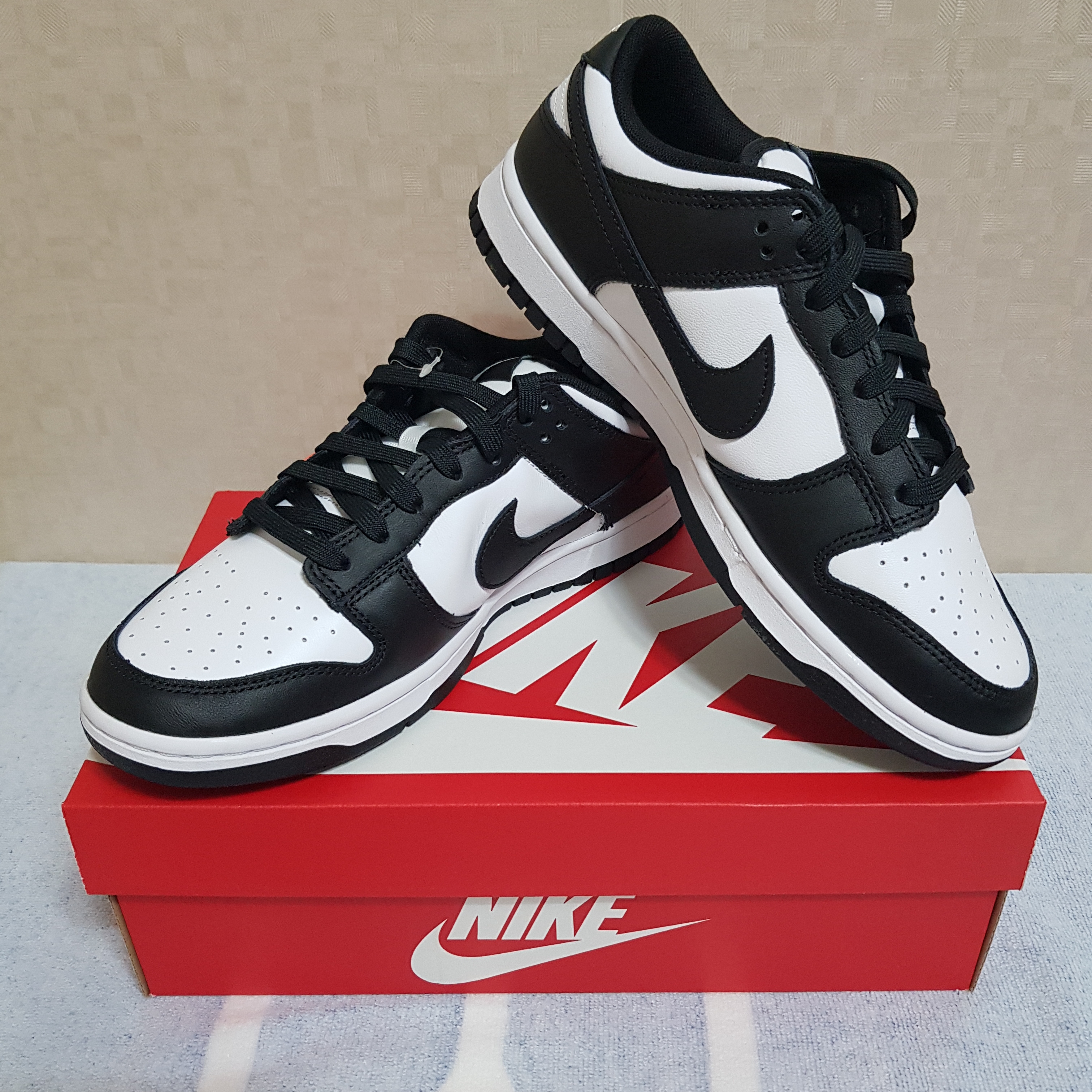 Nike Dunk Low Retro Black 착용 스타일 - 2
