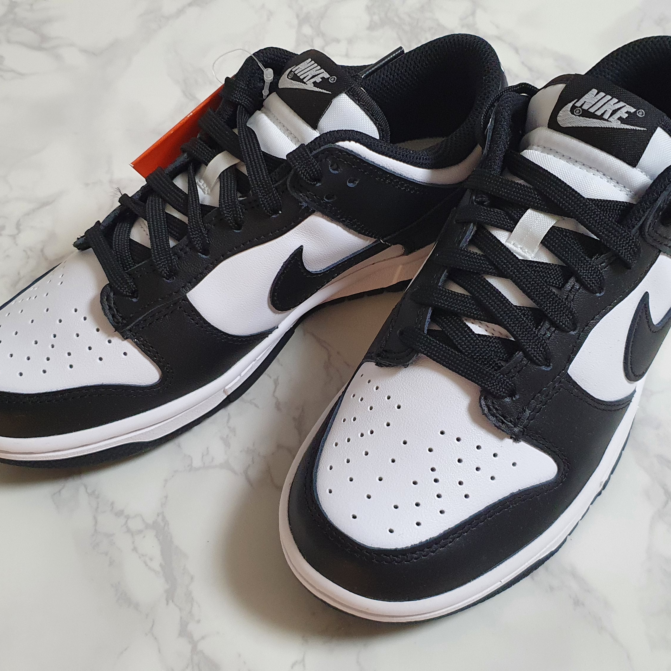 (W) Nike Dunk Low Black, Nike Dunk Low Retro Black 착용 스타일 - 1