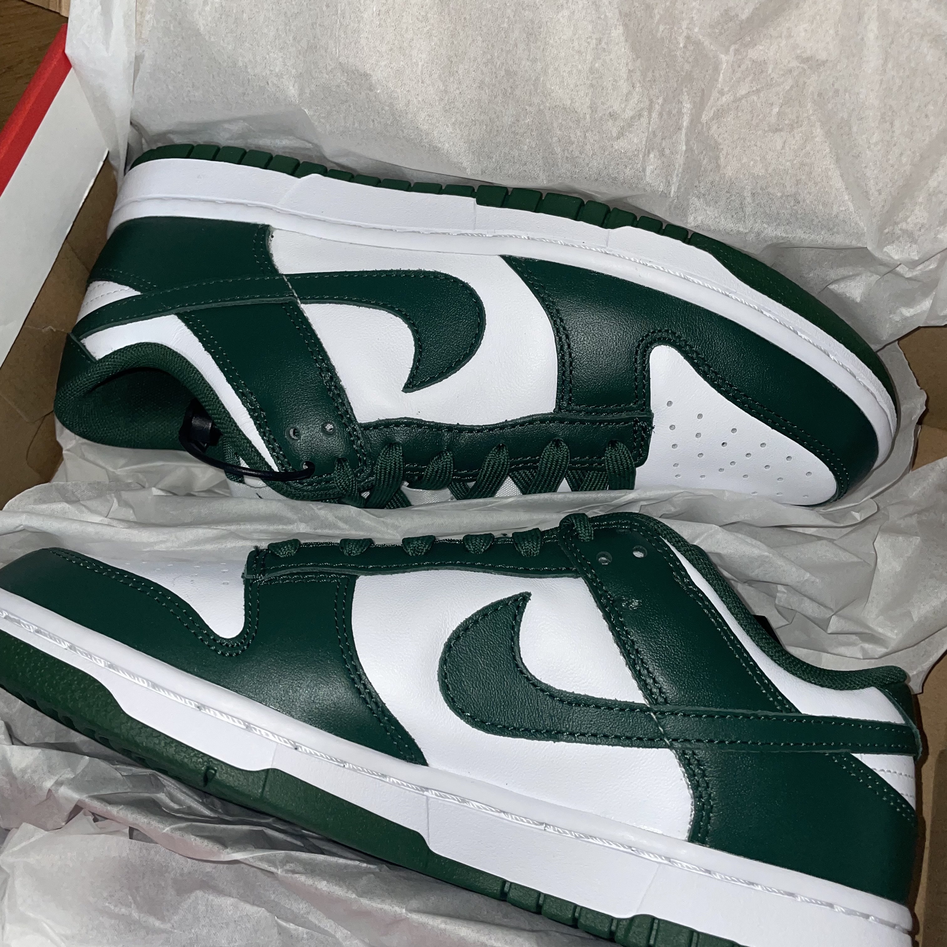 Nike Dunk Low Retro Varsity Green 착용 스타일 - 2