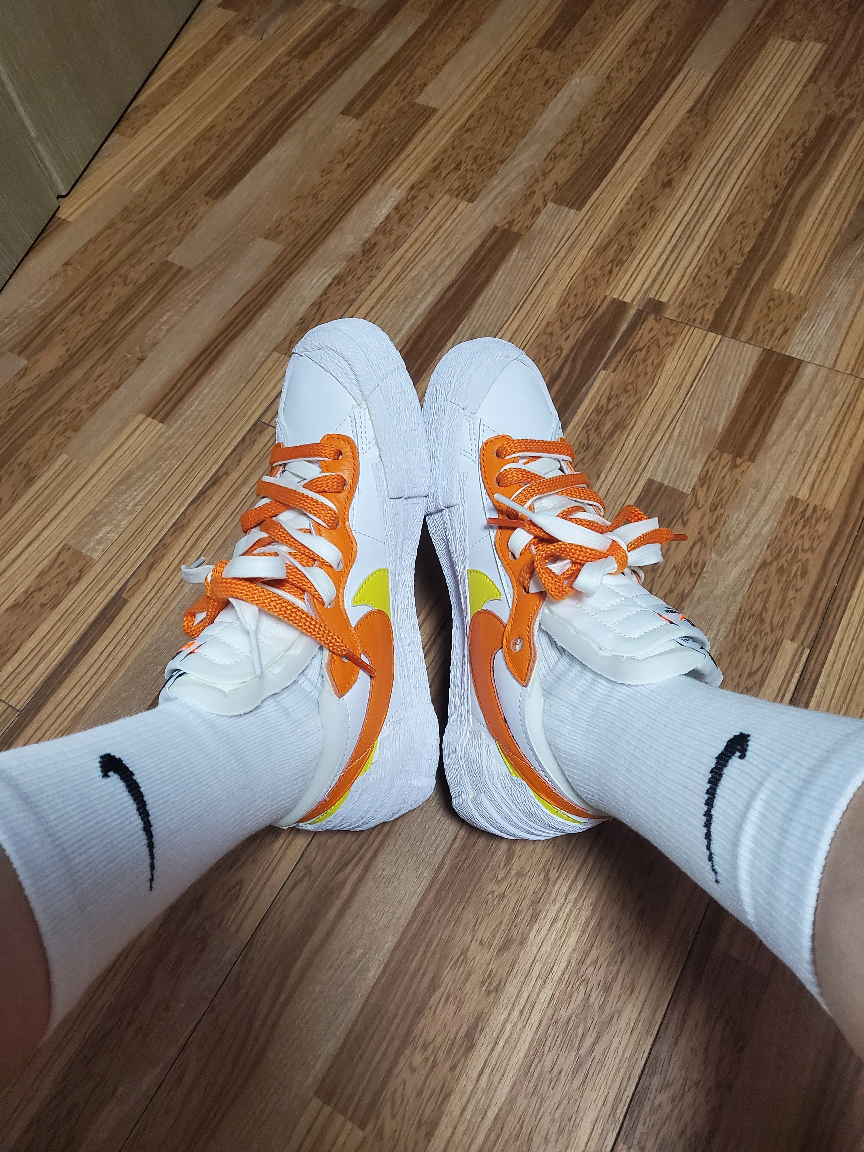 Nike x Sacai Blazer Low Magma Orange, Nike x Kim Jones Oversized T-Shirt Circuit Orange - US/EU 착용 스타일 - 3
