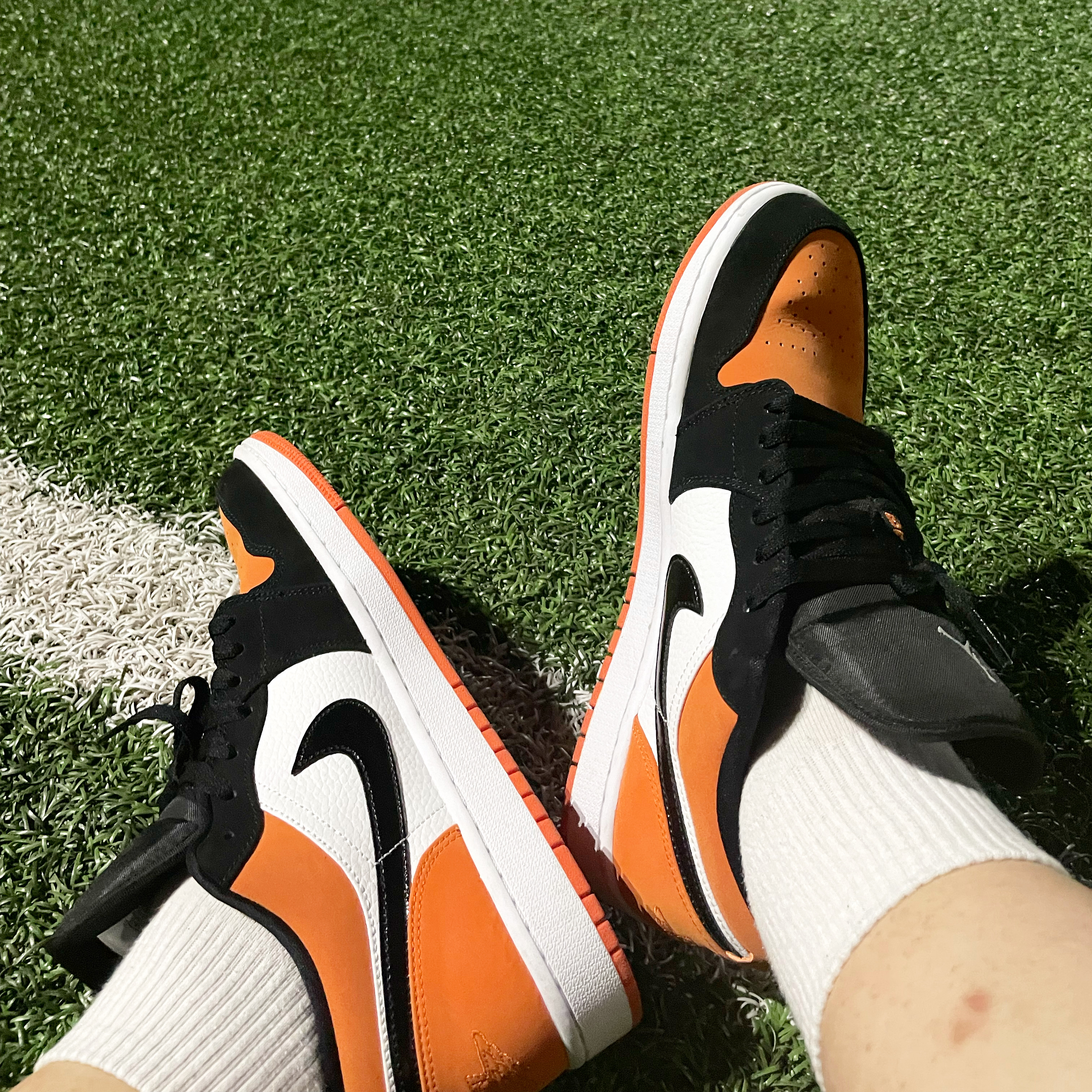 Jordan 1 Low Shattered Backboard 착용 스타일