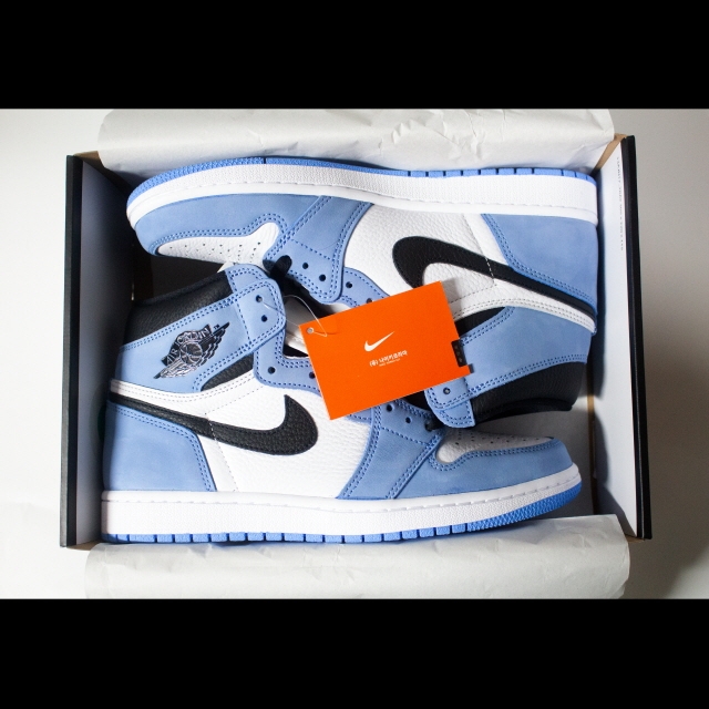 Jordan 1 Retro High OG University Blue 착용 스타일 - 3