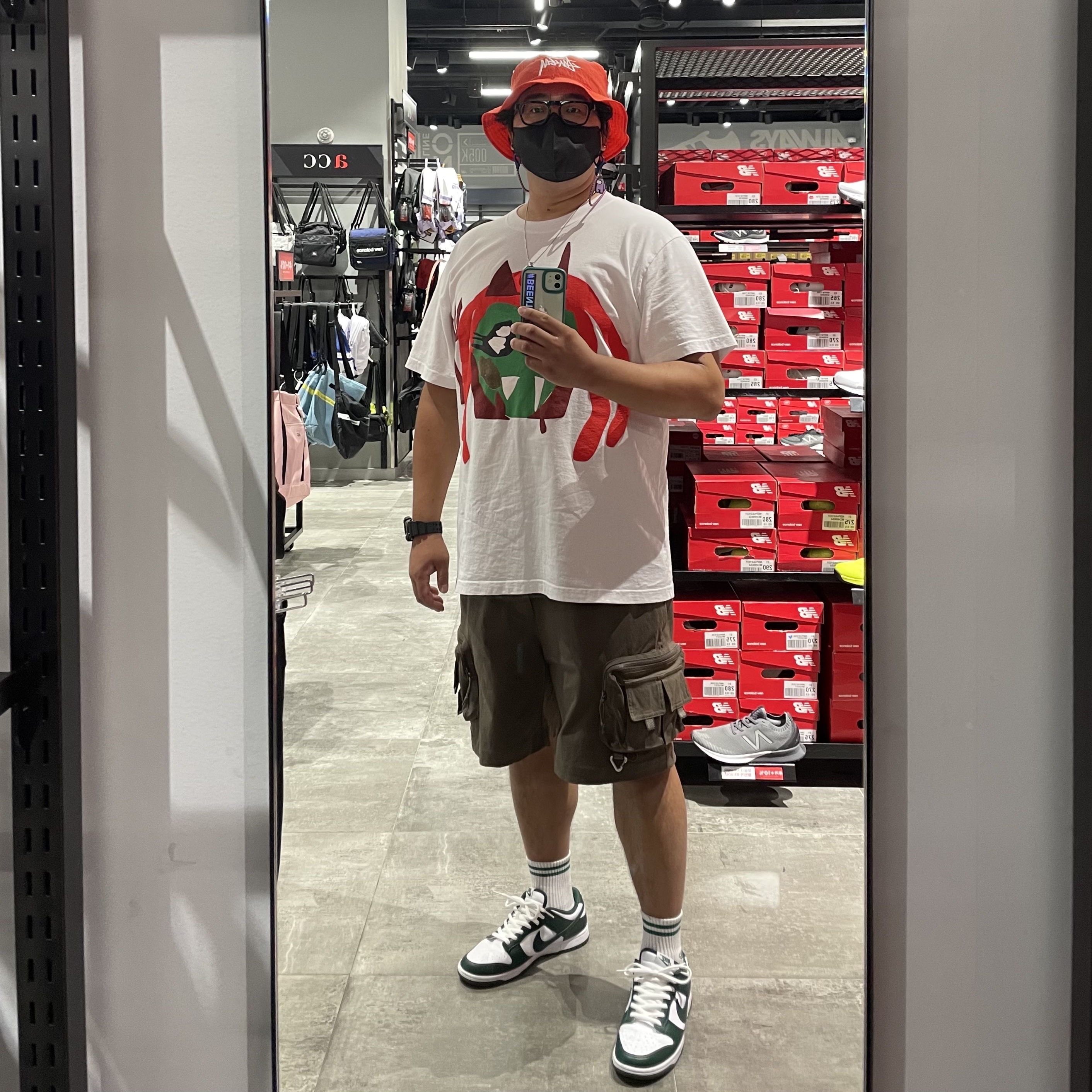 Nike Dunk Low Retro Varsity Green, Nike ACG Cargo Shorts Ironstone - Asia 착용 스타일