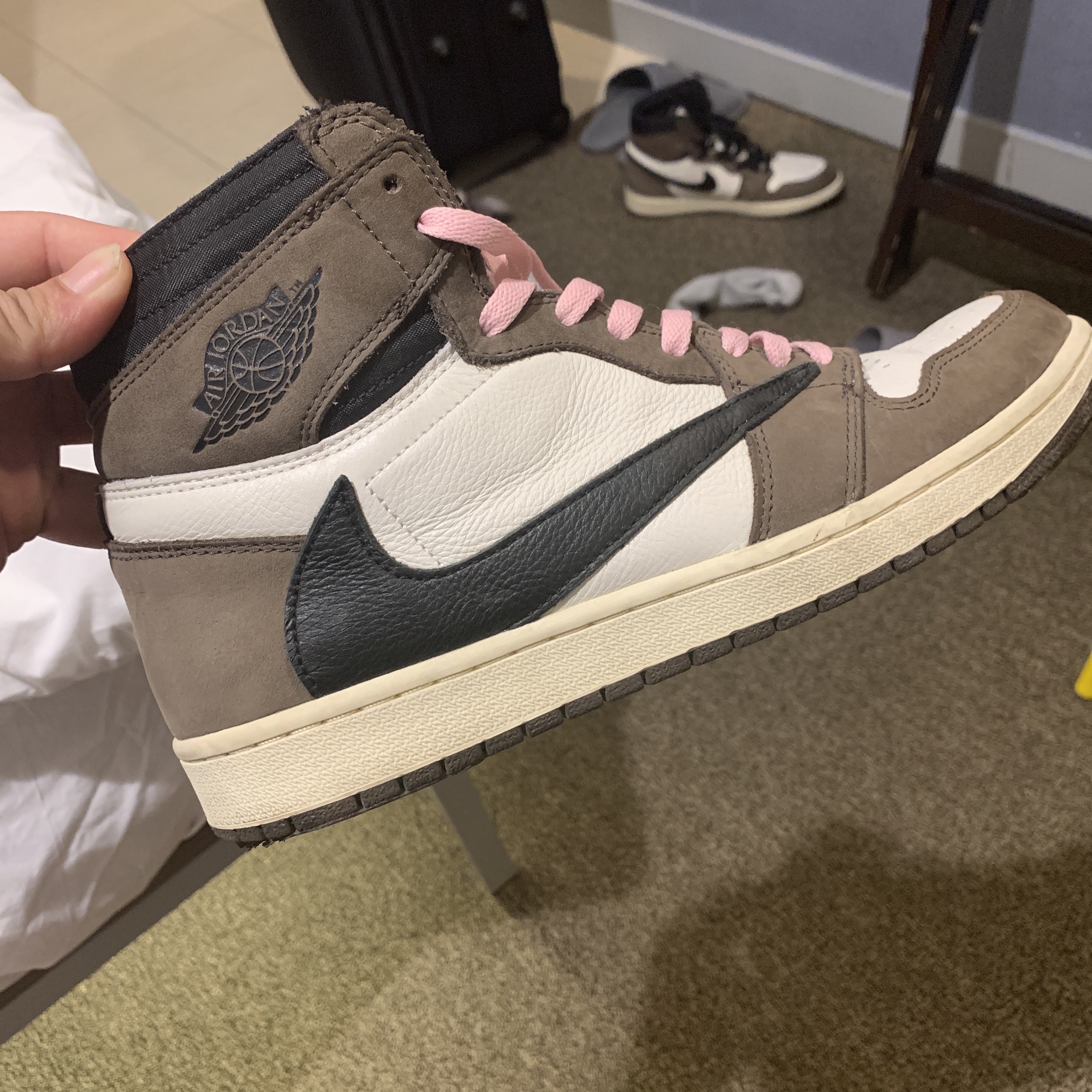 Jordan 1 x Travis Scott Retro High OG SP Mocha 착용 스타일