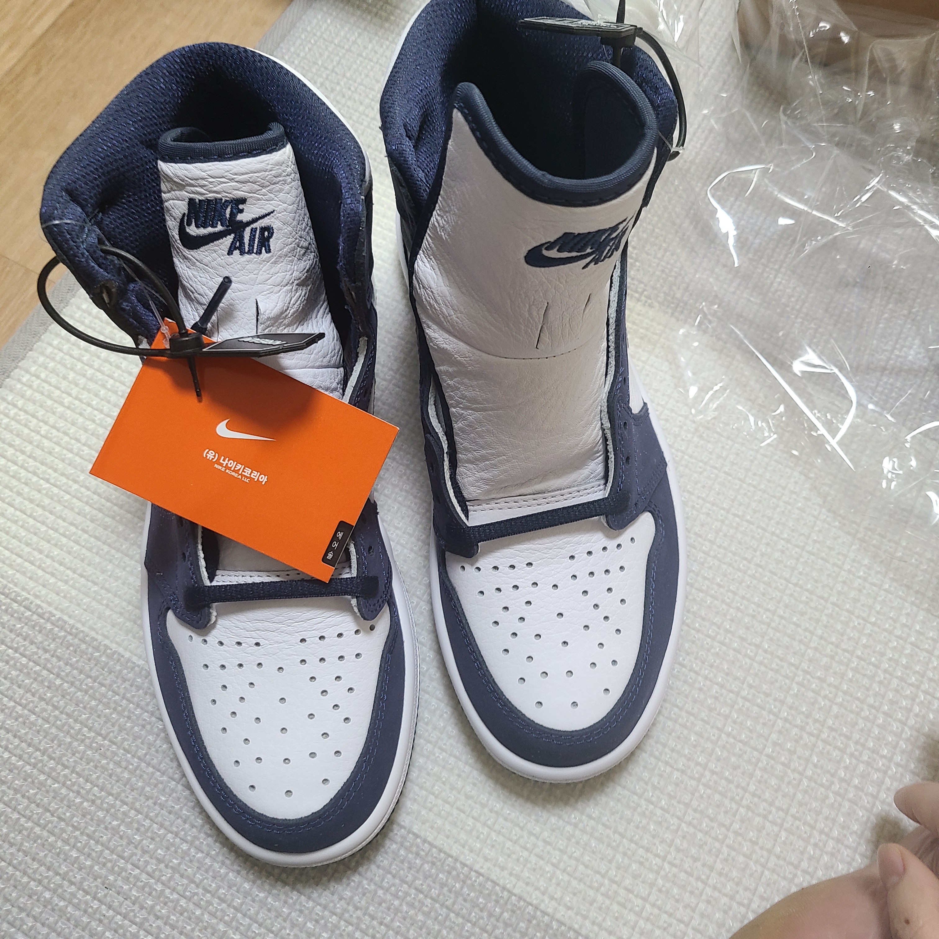 Jordan 1 Retro High OG CO.JP Midnight Navy 착용 스타일 - 3