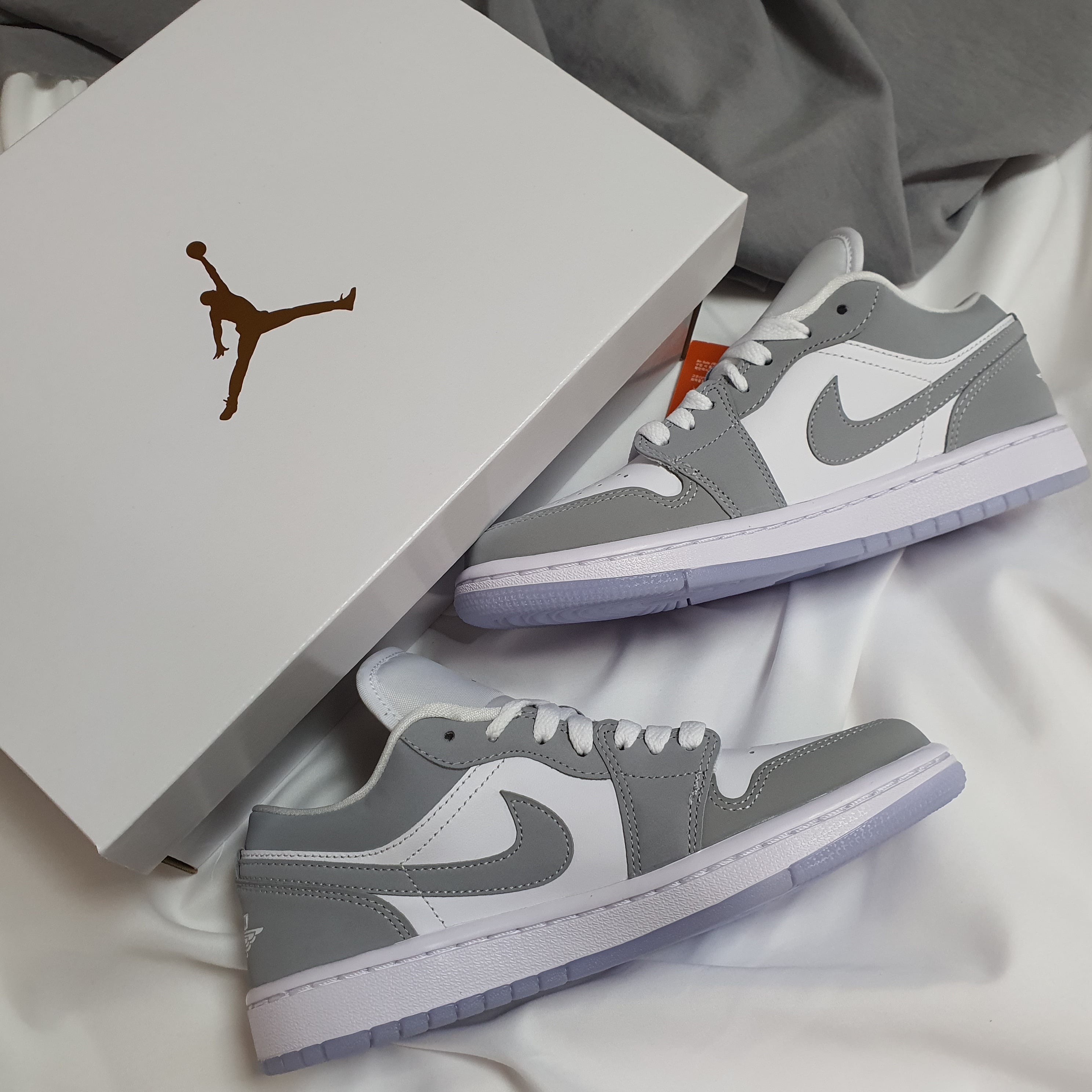 (W) Jordan 1 Low White Wolf Grey 착용 스타일