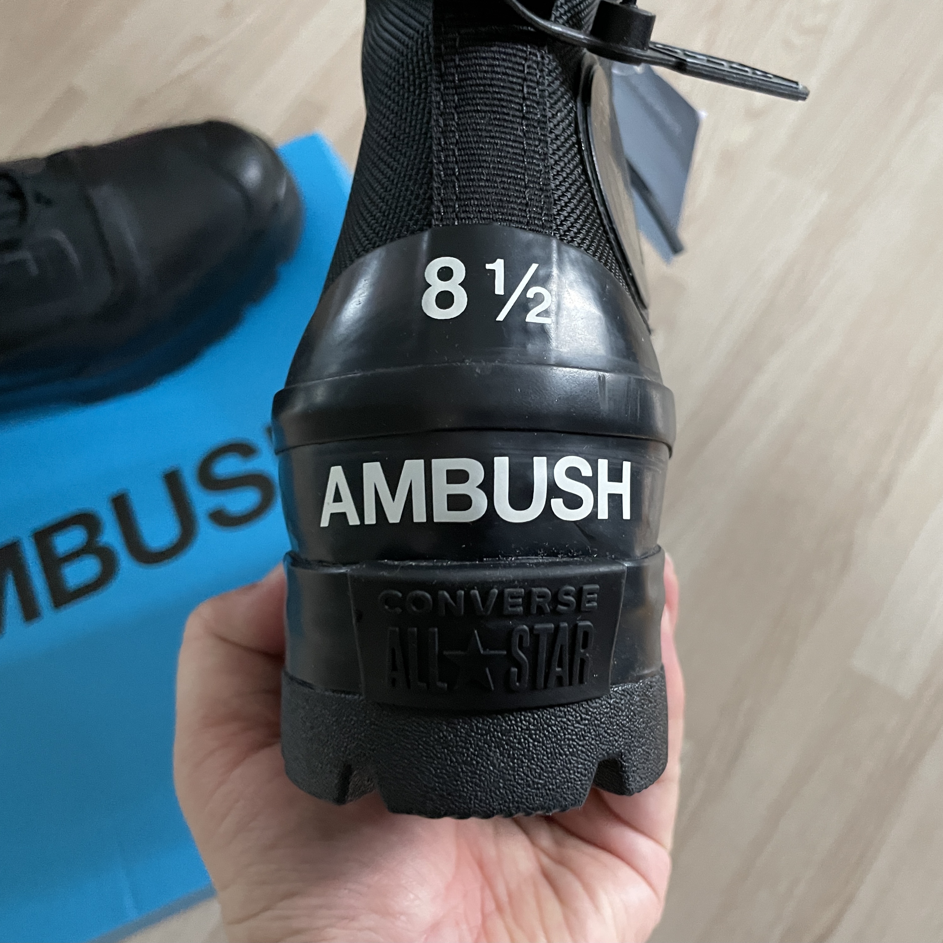 Converse x Ambush Chuck Taylor All Star Duck Boot Black 착용 스타일 - 3