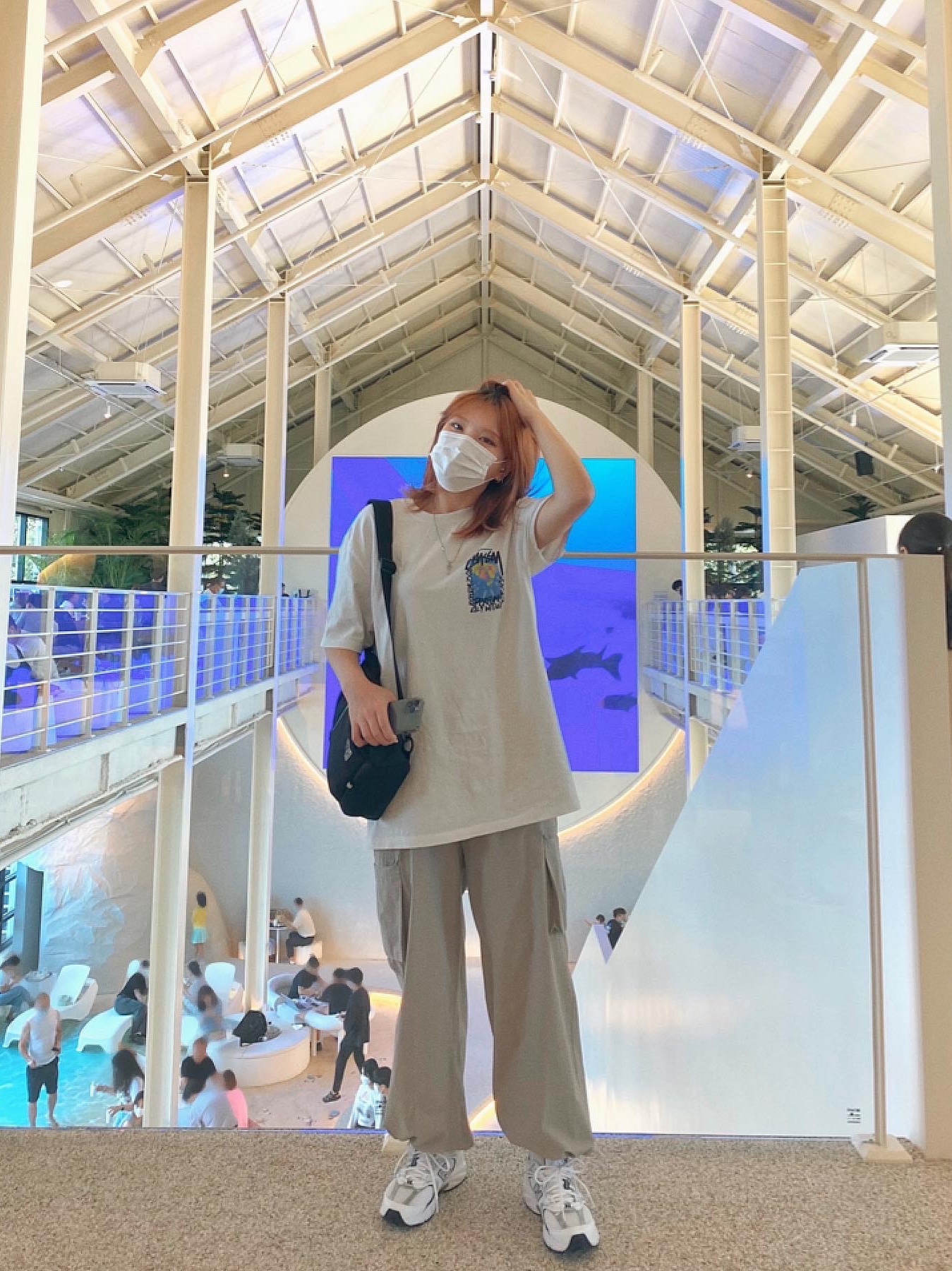 Stussy Camellias Pig. Dyed T-Shirt Natural, New Balance 530 White 착용 스타일 - 2
