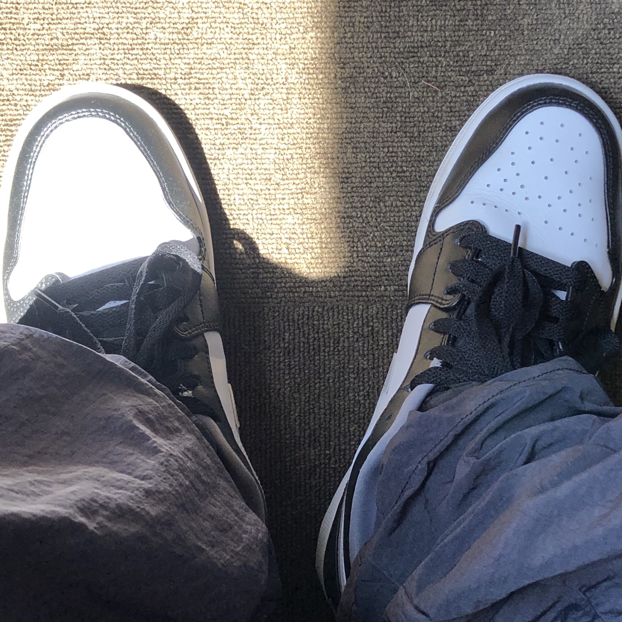 Jordan 1 Low Black Particle Grey 착용 스타일
