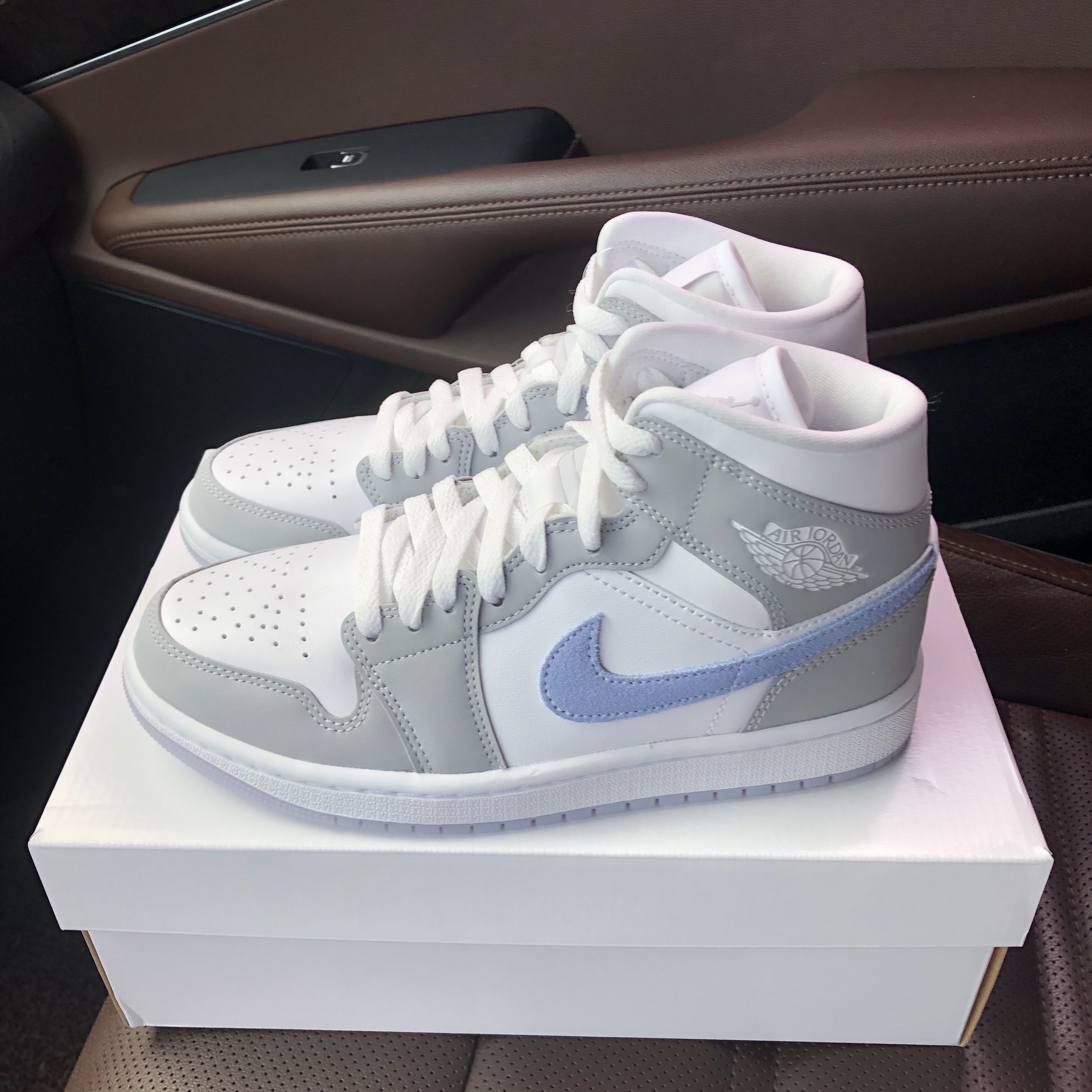 (W) Jordan 1 Mid Wolf Grey 착용 스타일 - 2