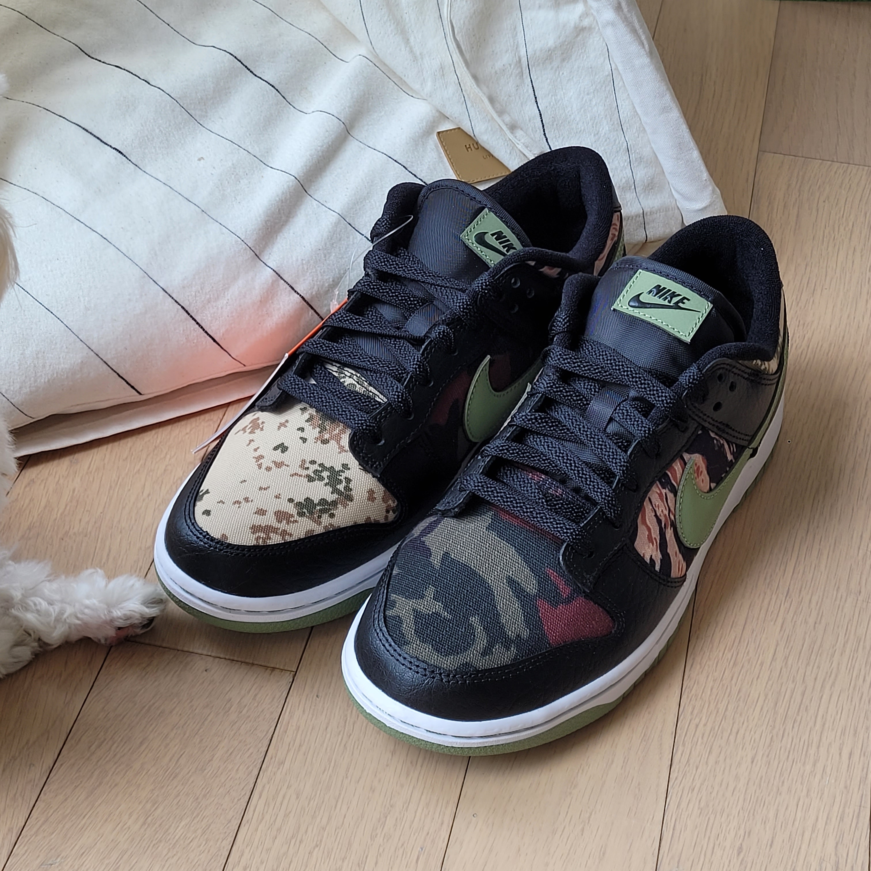 Nike Dunk Low SE Black Multi Camo 착용 스타일 - 4
