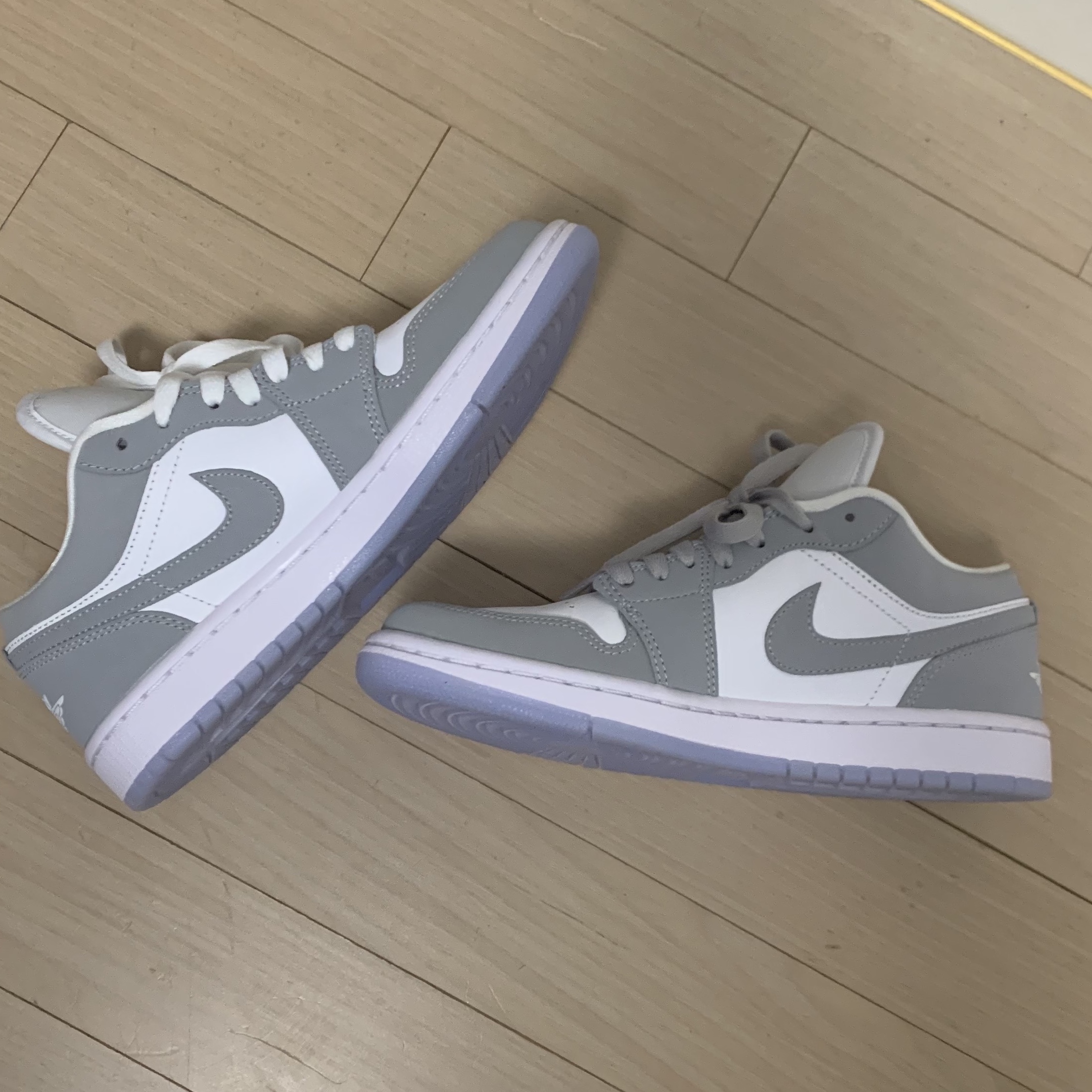 (W) Jordan 1 Low White Wolf Grey 착용 스타일