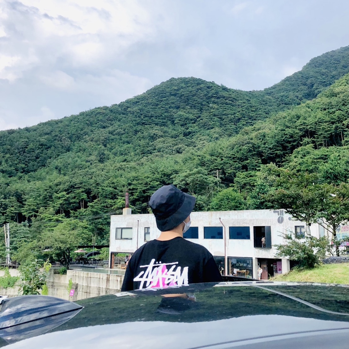 Stussy Reflection T-Shirt Black 착용 스타일 - 2