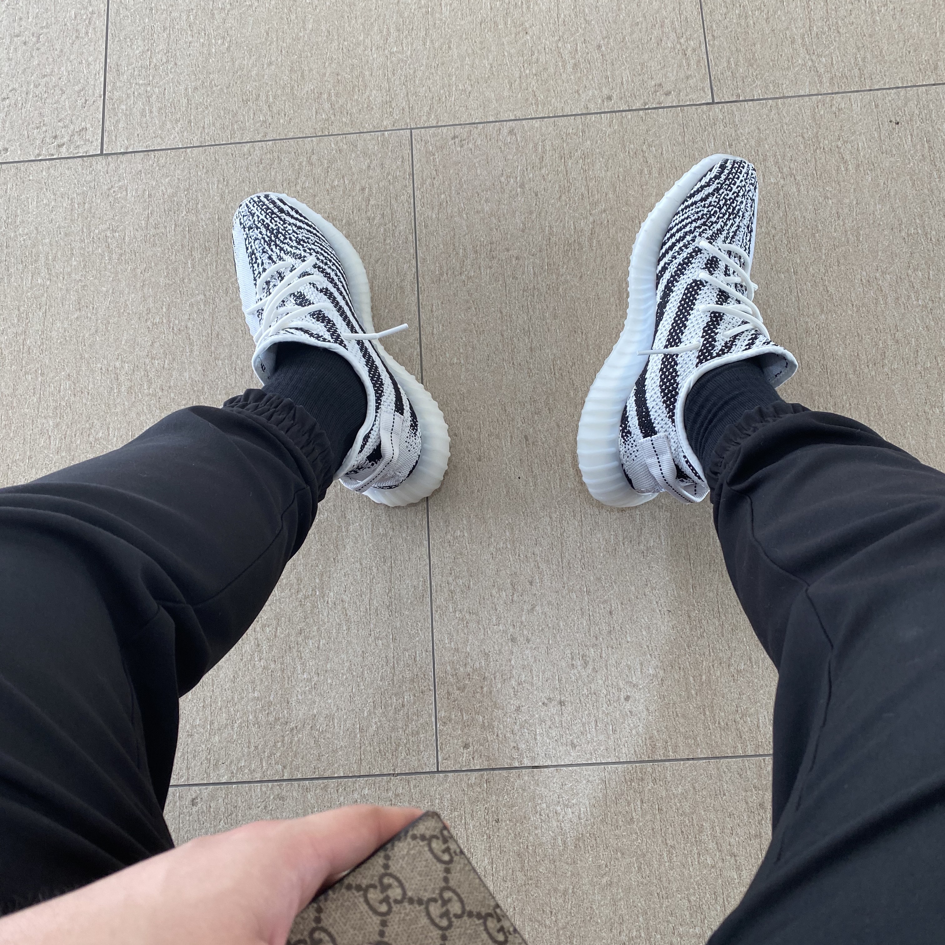 Adidas Yeezy Boost 350 V2 Zebra 2017/2019/2020 착용 스타일 - 3