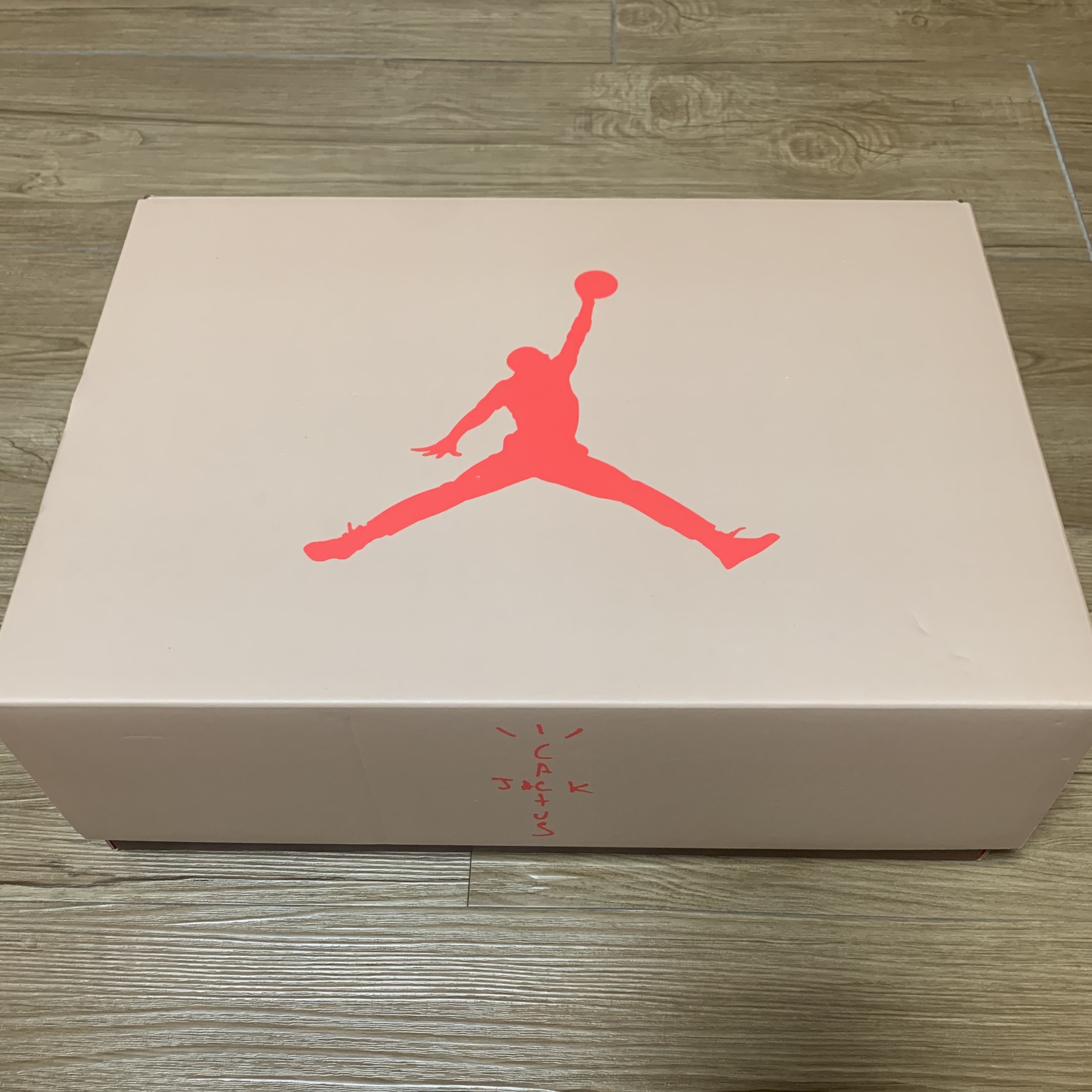 Jordan 6 x Travis Scott Retro SP British Khaki 착용 스타일 - 1
