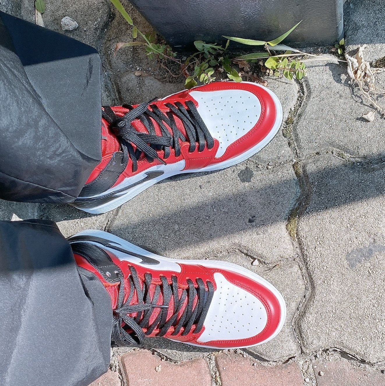 (W) Jordan 1 Retro High Satin Red 착용 스타일